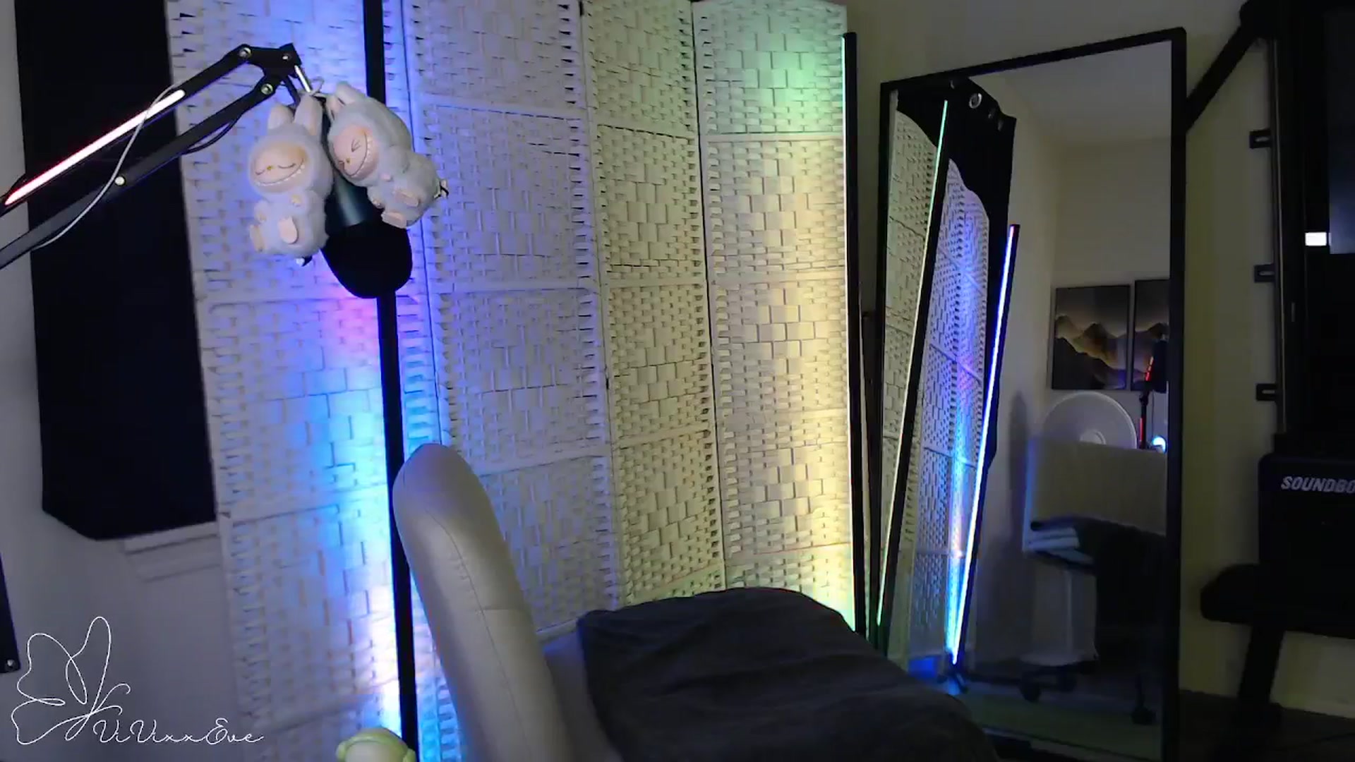 Gallery image thumbnail from Vivixxeve's myfreecams stream on, 09/09/2025, 05:20 image 8 of 20