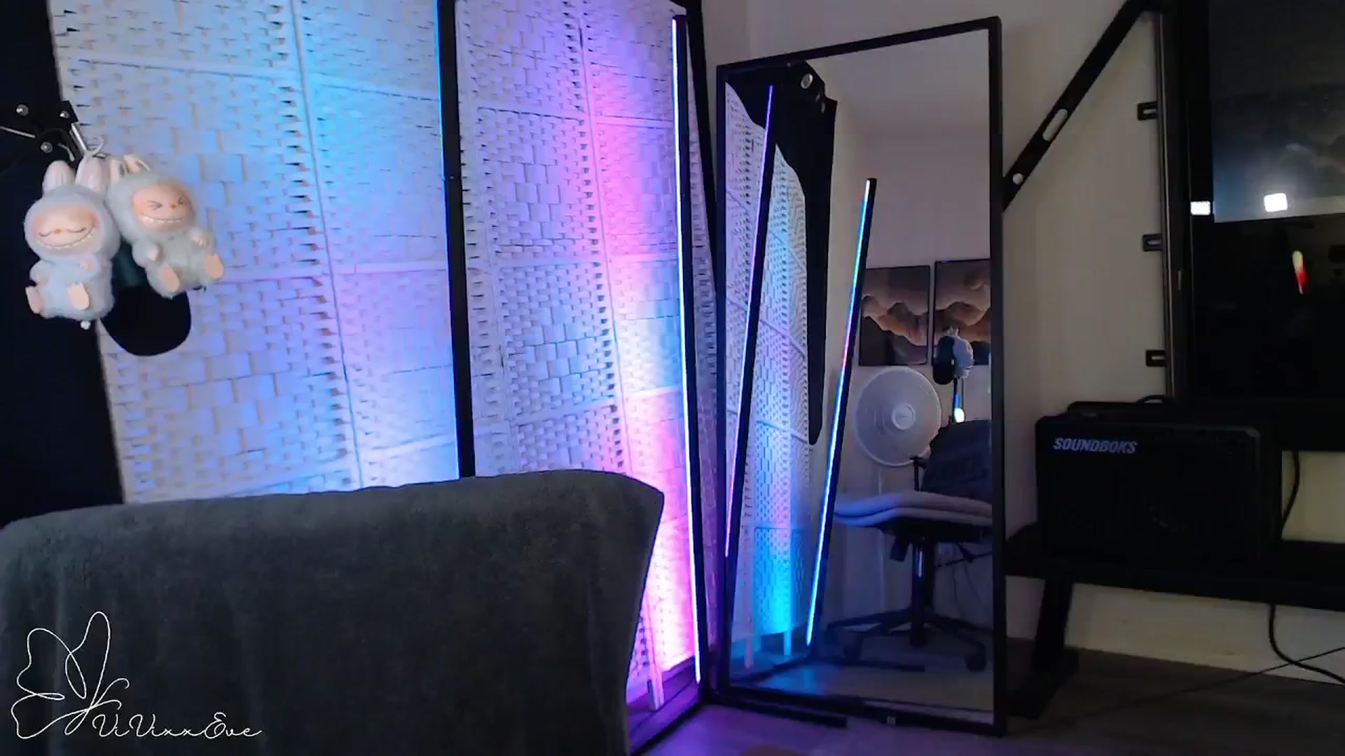 Gallery image thumbnail from Vivixxeve's myfreecams stream on, 09/10/2025, 03:18 image 20 of 20