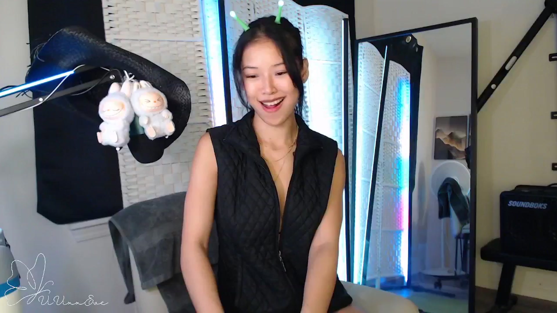 Gallery image thumbnail from Vivixxeve's myfreecams stream on, 09/10/2025, 03:18 image 6 of 20
