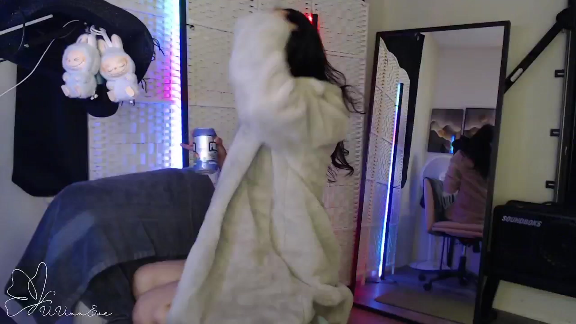 Gallery image thumbnail from Vivixxeve's myfreecams stream on, 09/10/2025, 21:50 image 14 of 20