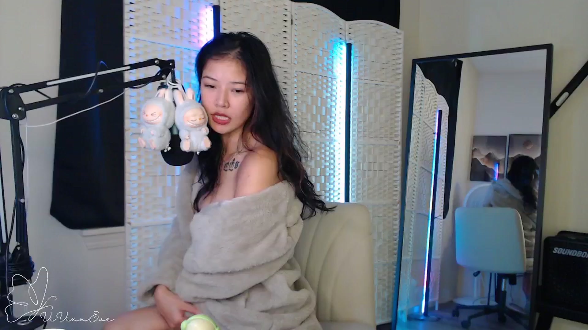 Gallery image thumbnail from Vivixxeve's myfreecams stream on, 09/10/2025, 21:50 image 17 of 20