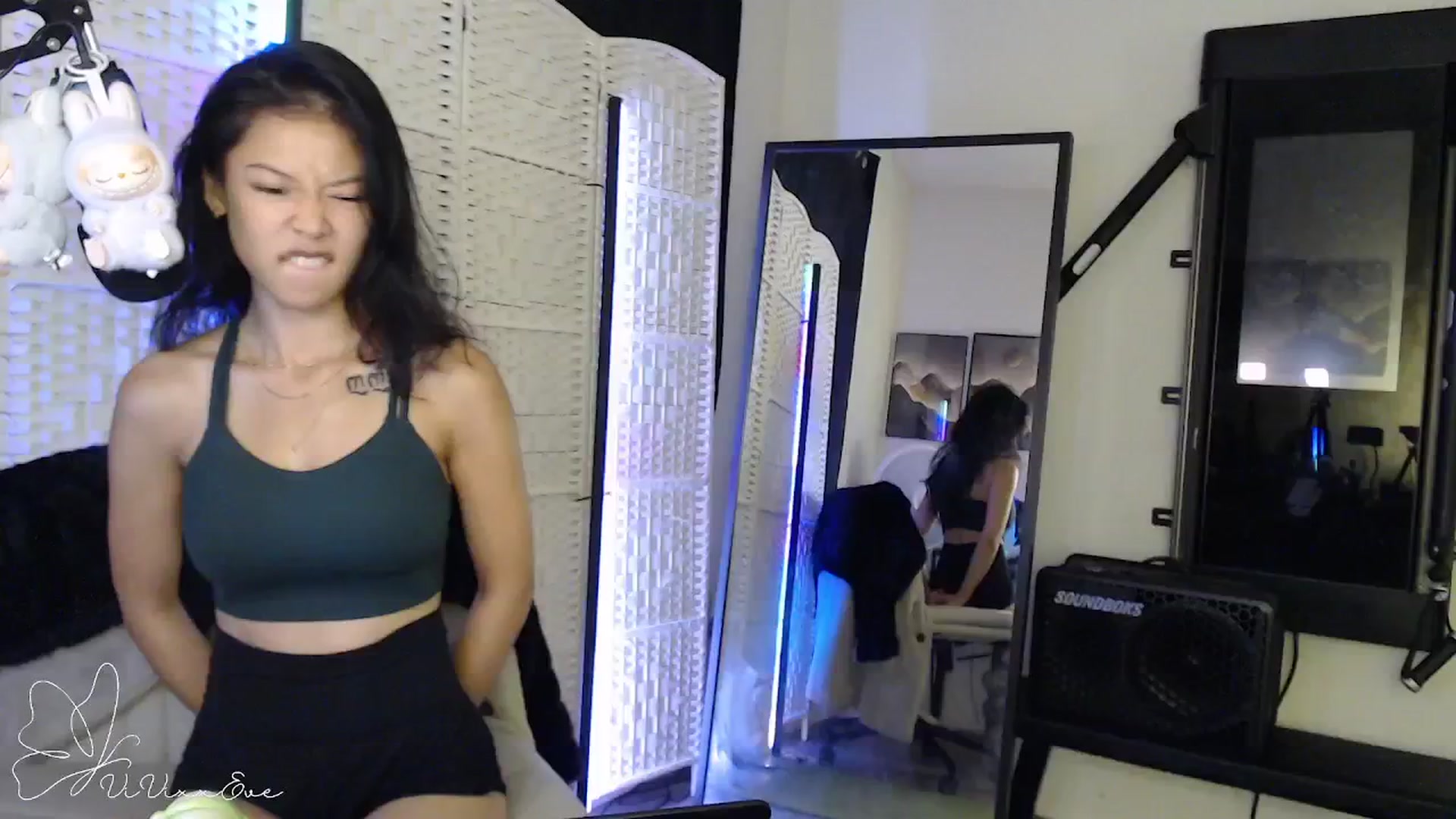 Gallery image thumbnail from Vivixxeve's myfreecams stream on, 09/11/2025, 05:39 image 13 of 20
