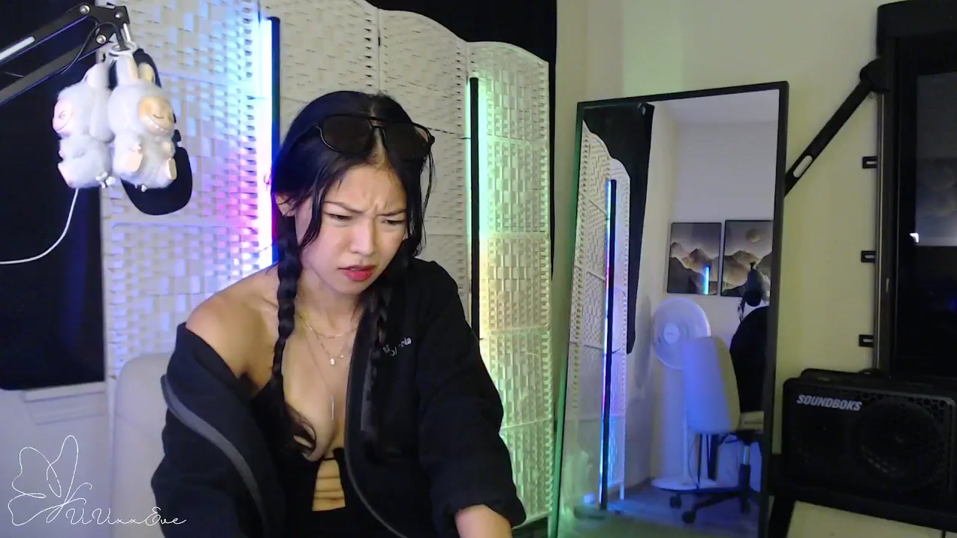 Gallery image thumbnail from Vivixxeve's myfreecams stream on, 09/12/2025, 01:36 image 3 of 20