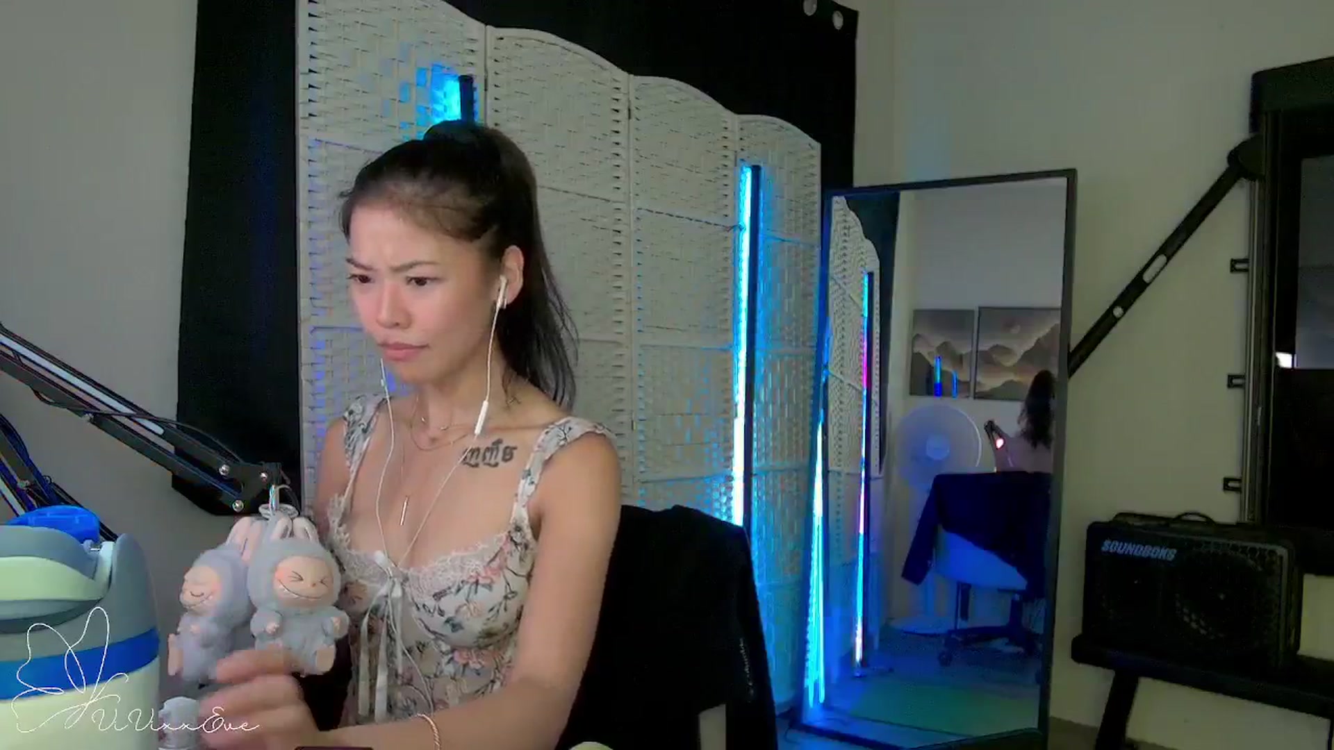 Gallery image thumbnail from Vivixxeve's myfreecams stream on, 09/15/2025, 09:04 image 8 of 20