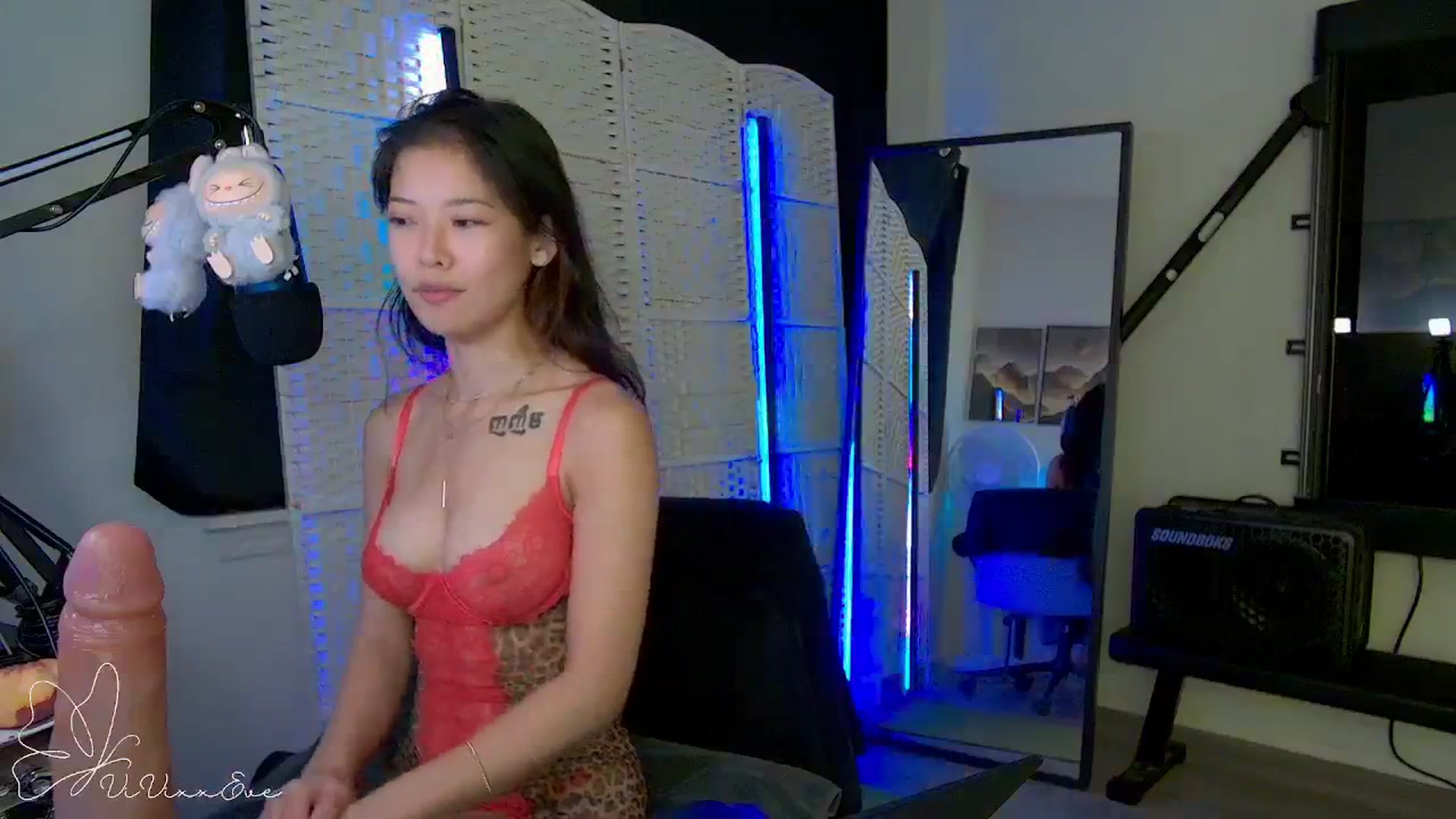 Gallery image thumbnail from Vivixxeve's myfreecams stream on, 09/16/2025, 07:11 image 12 of 20