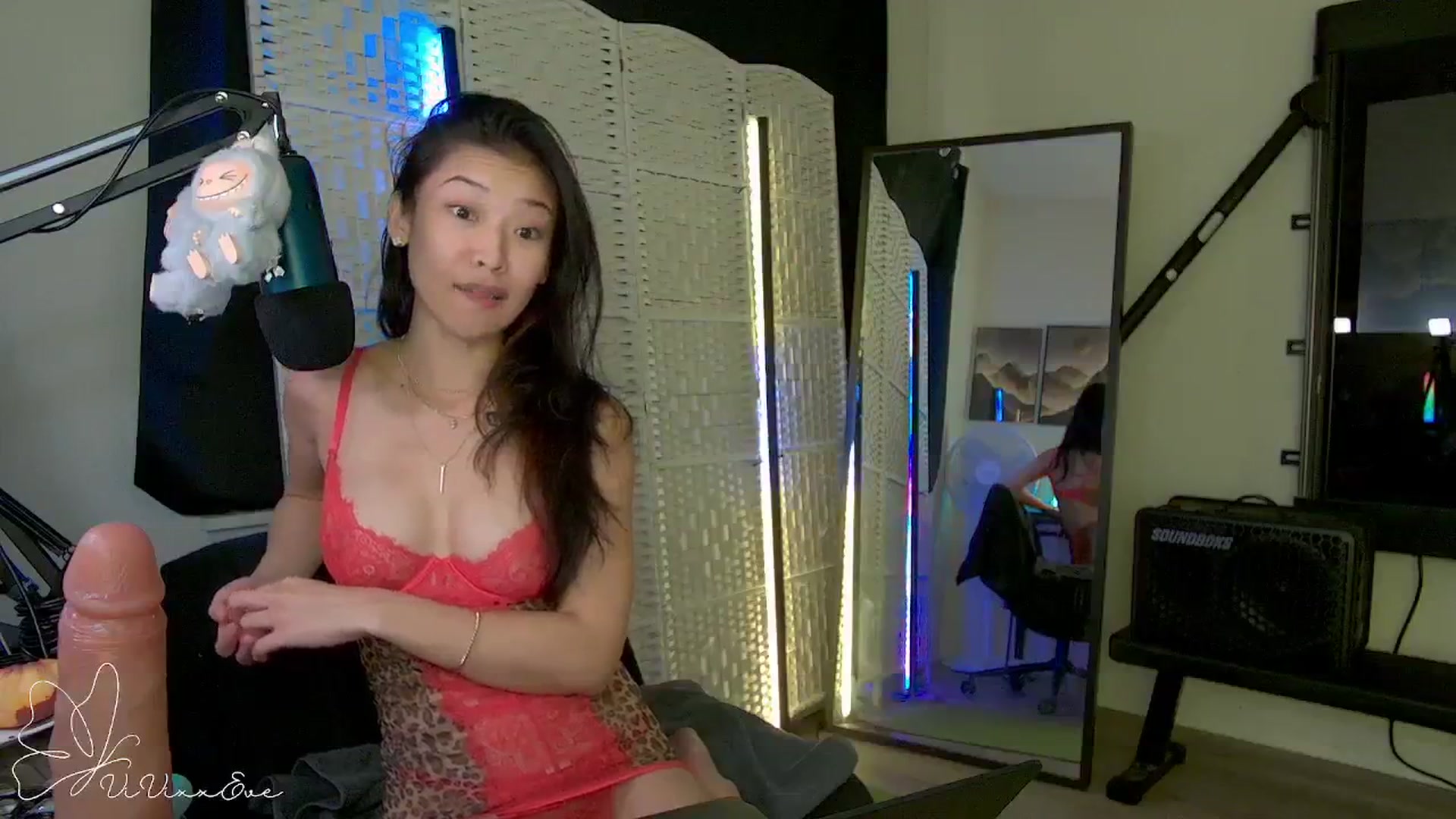 Gallery image thumbnail from Vivixxeve's myfreecams stream on, 09/16/2025, 07:11 image 13 of 20
