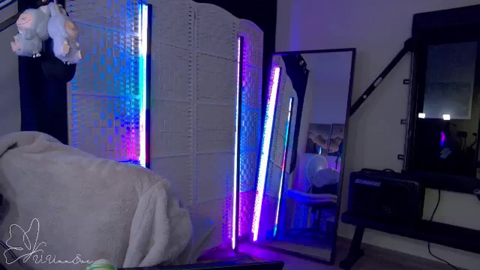 Gallery image thumbnail from Vivixxeve's myfreecams stream on, 09/17/2025, 04:19 image 19 of 20