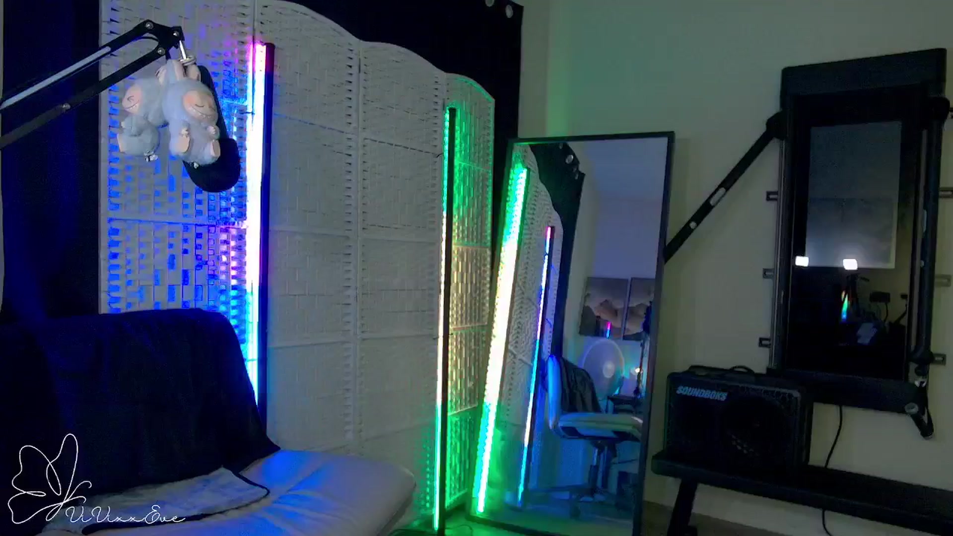Gallery image thumbnail from Vivixxeve's myfreecams stream on, 09/17/2025, 04:19 image 9 of 20