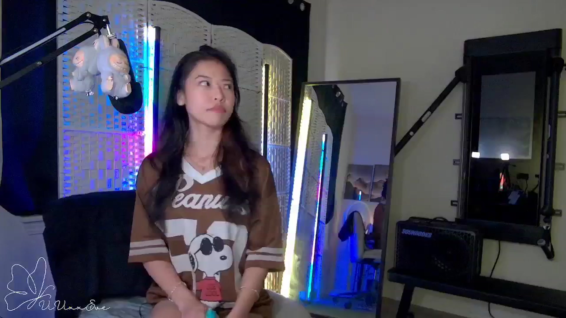 Gallery image thumbnail from Vivixxeve's myfreecams stream on, 09/17/2025, 04:19 image 8 of 20