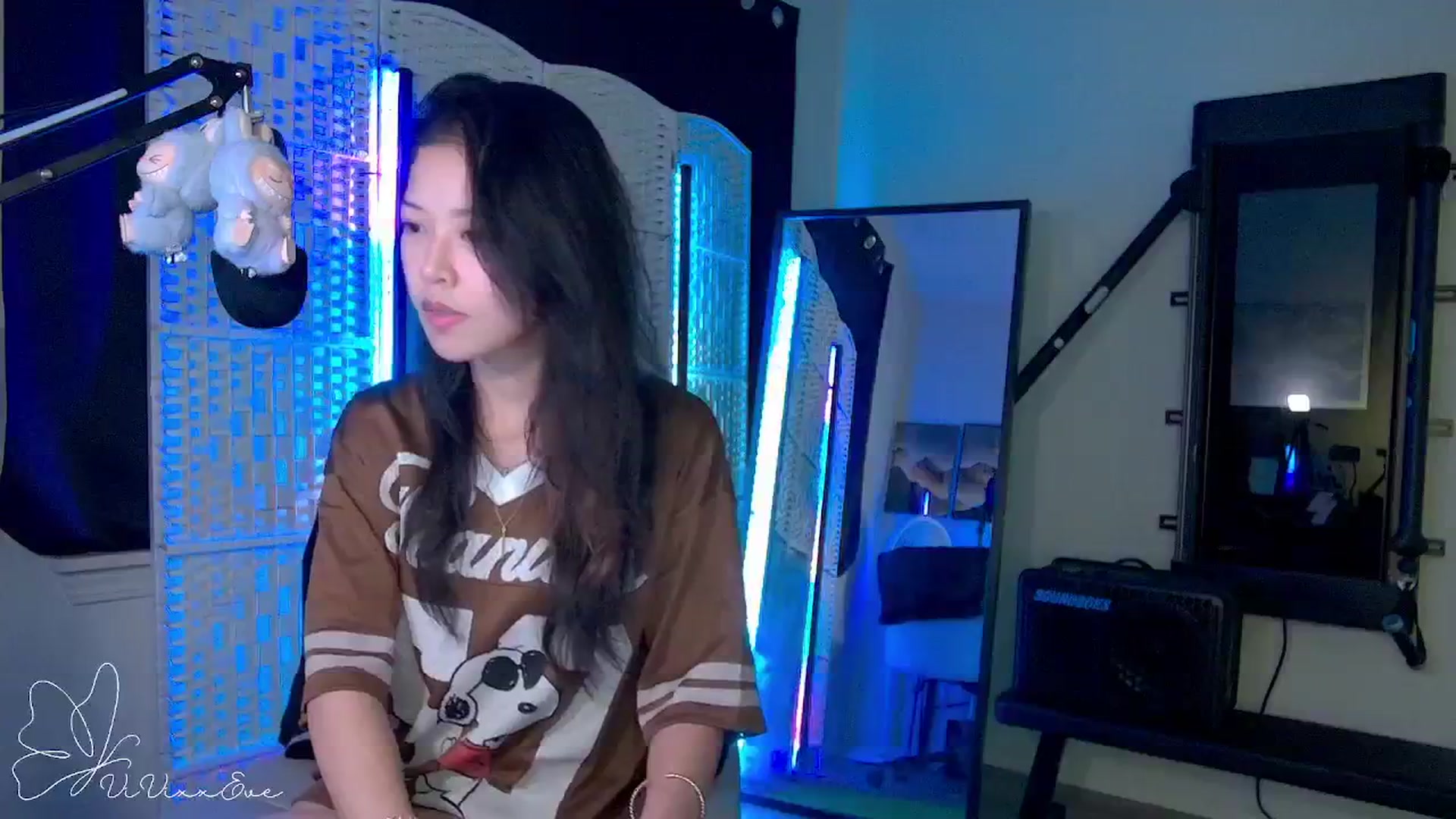 Gallery image thumbnail from Vivixxeve's myfreecams stream on, 09/17/2025, 04:19 image 3 of 20