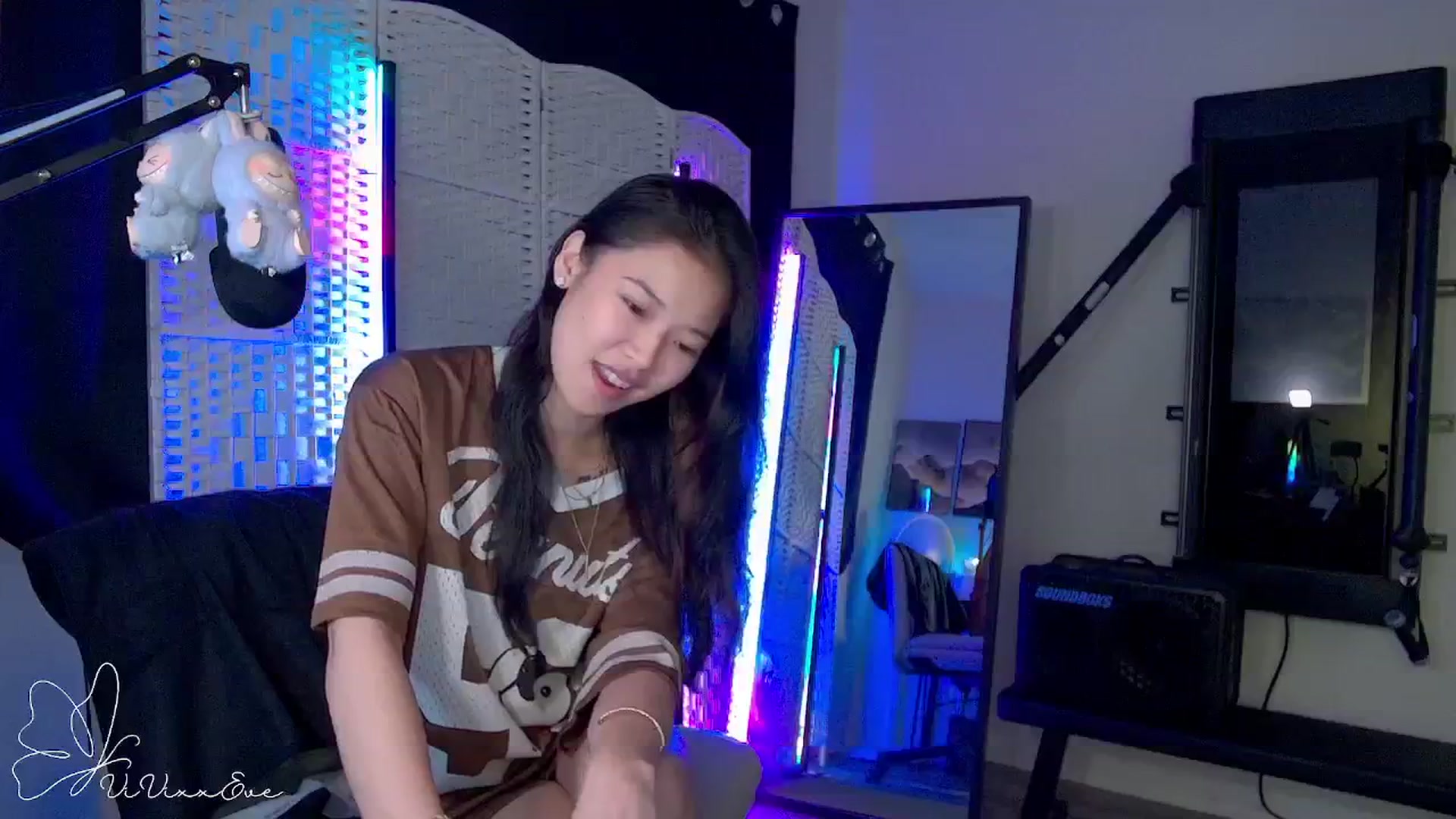 Gallery image thumbnail from Vivixxeve's myfreecams stream on, 09/17/2025, 04:19 image 2 of 20