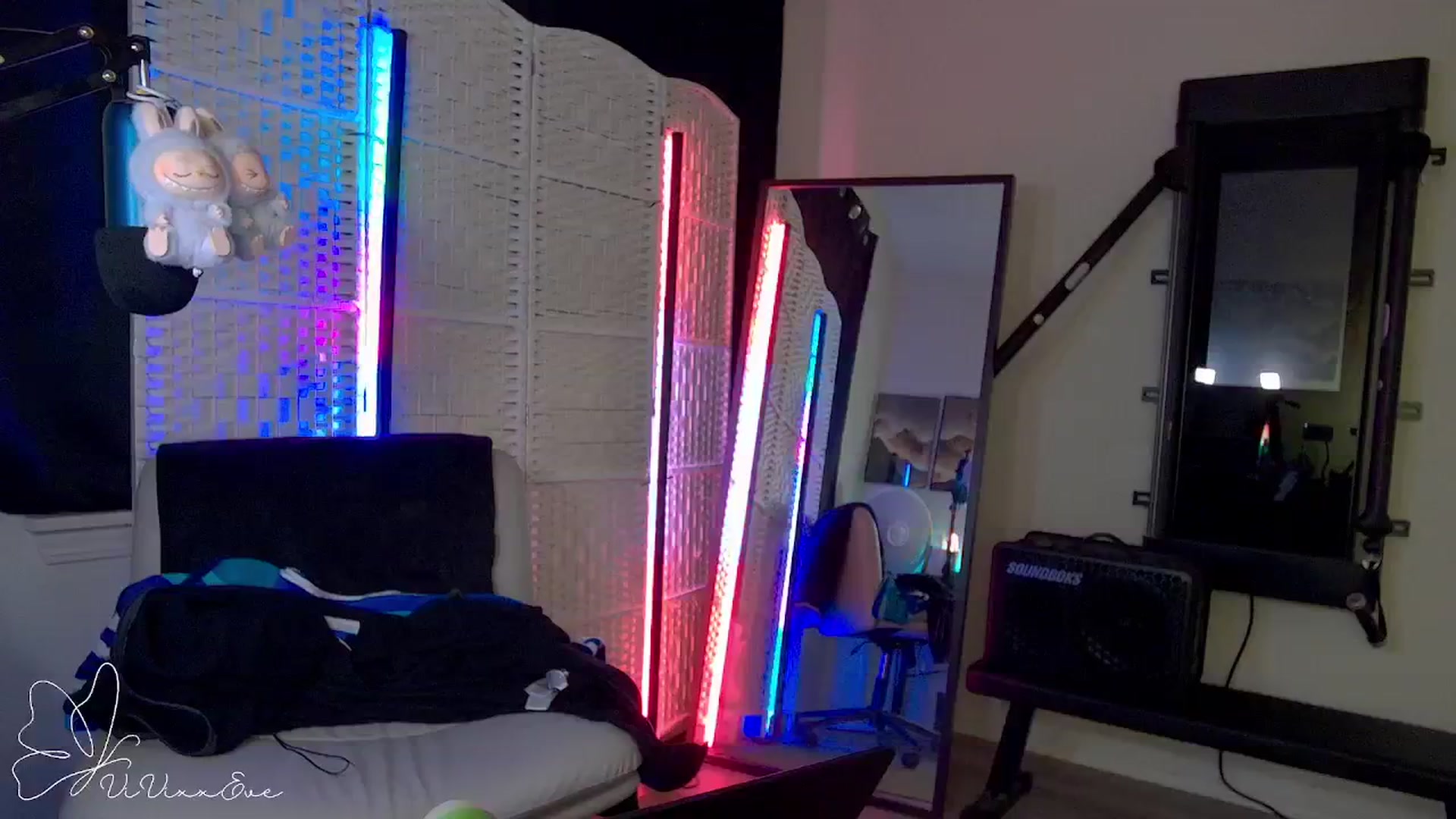 Gallery image thumbnail from Vivixxeve's myfreecams stream on, 09/17/2025, 06:49 image 3 of 20