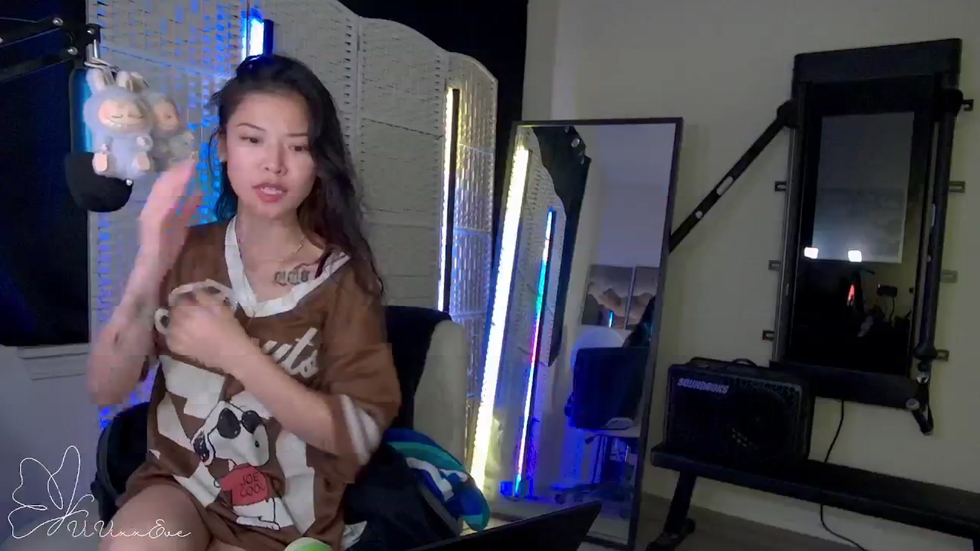 Gallery image thumbnail from Vivixxeve's myfreecams stream on, 09/17/2025, 06:49 image 2 of 20