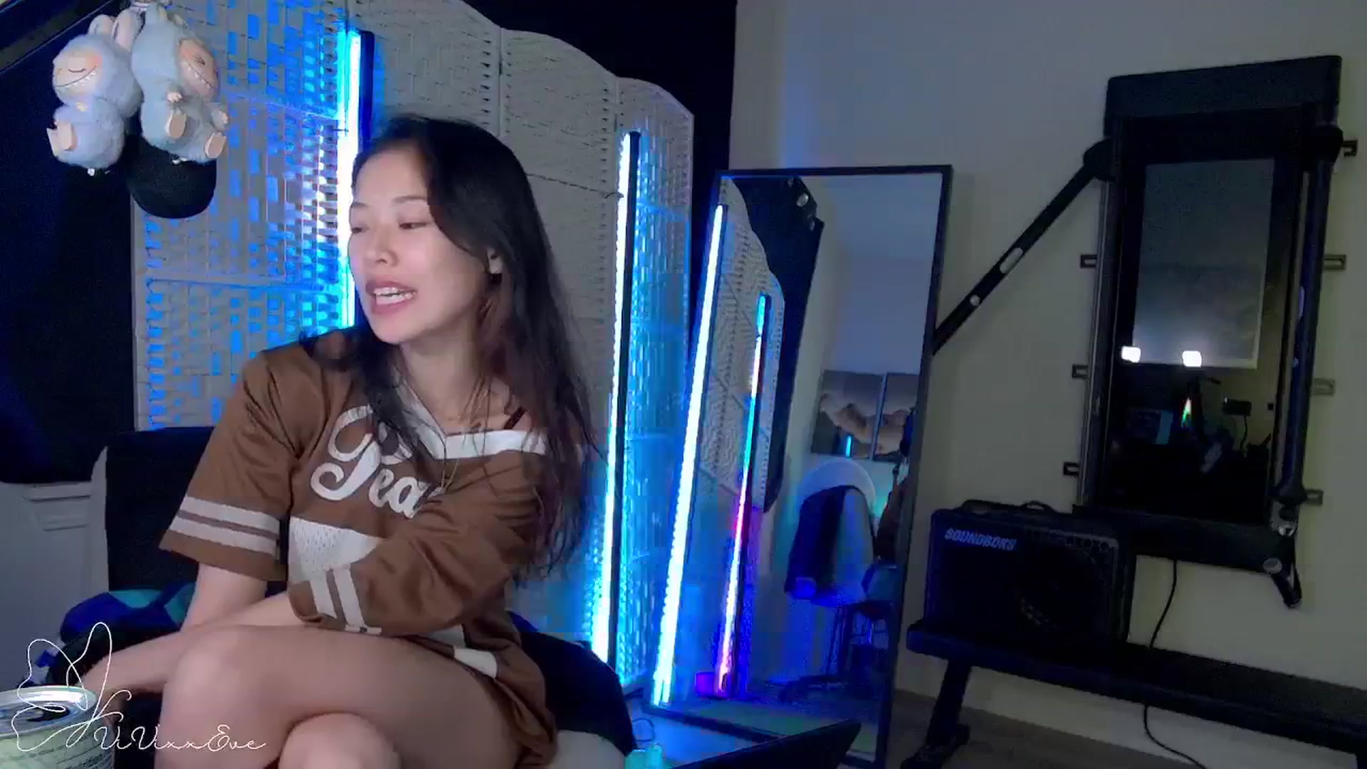 Gallery image thumbnail from Vivixxeve's myfreecams stream on, 09/17/2025, 06:49 image 19 of 20