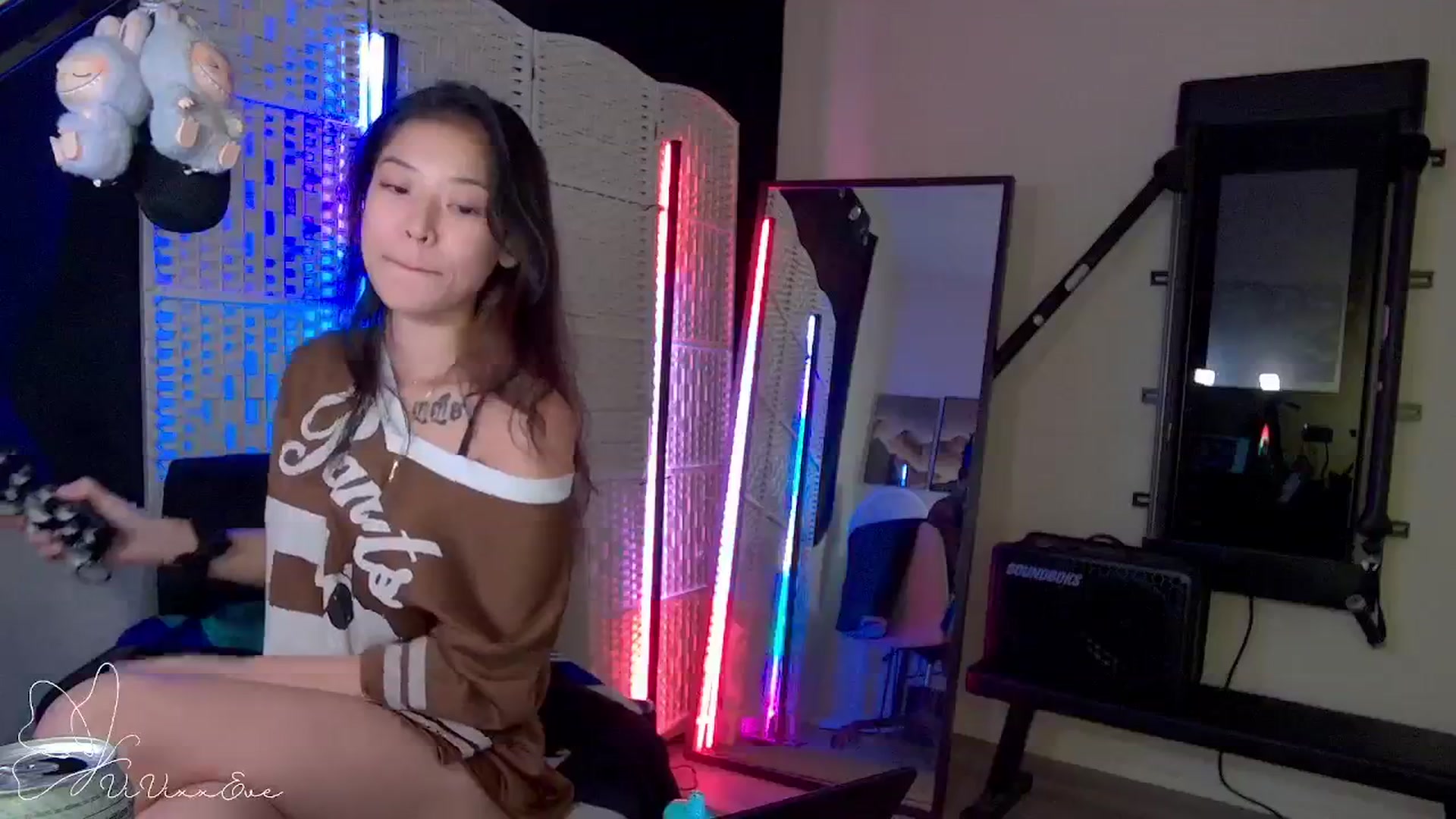 Gallery image thumbnail from Vivixxeve's myfreecams stream on, 09/17/2025, 06:49 image 18 of 20