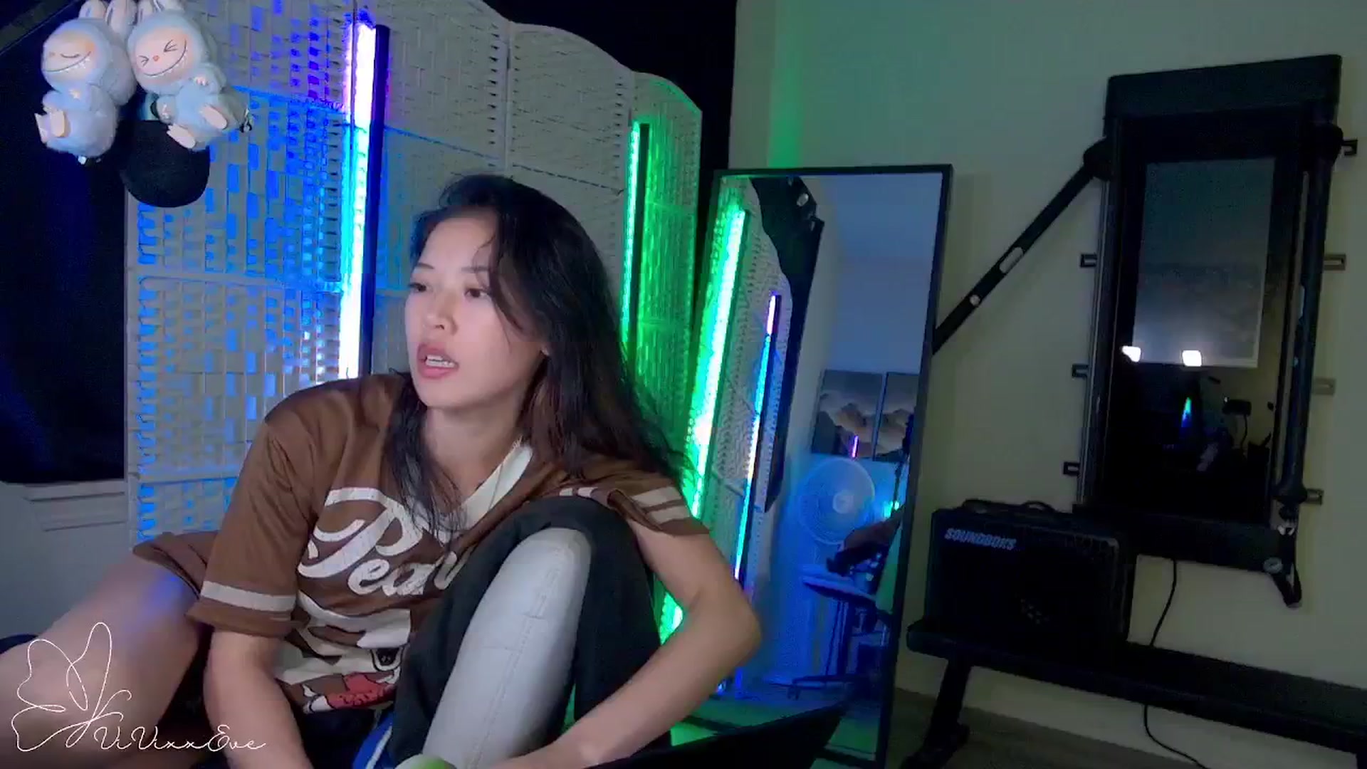 Gallery image thumbnail from Vivixxeve's myfreecams stream on, 09/17/2025, 06:49 image 5 of 20