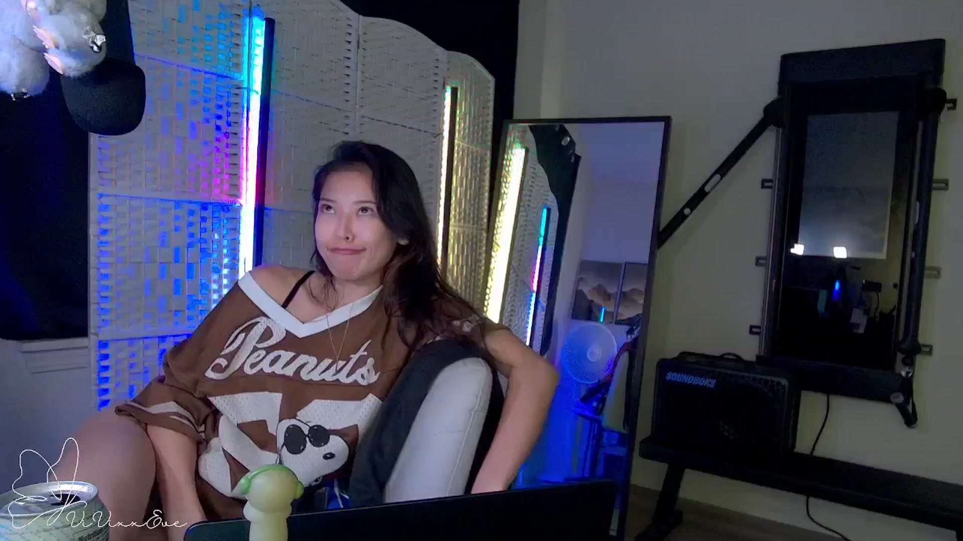 Gallery image thumbnail from Vivixxeve's myfreecams stream on, 09/17/2025, 06:49 image 7 of 20