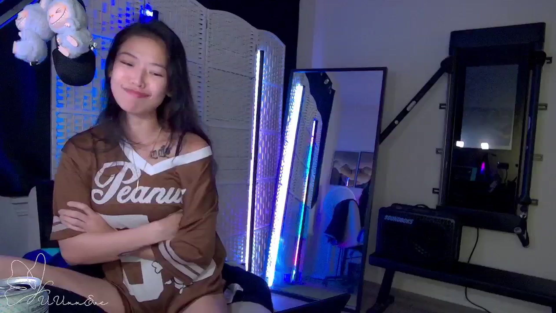 Gallery image thumbnail from Vivixxeve's myfreecams stream on, 09/17/2025, 06:49 image 10 of 20