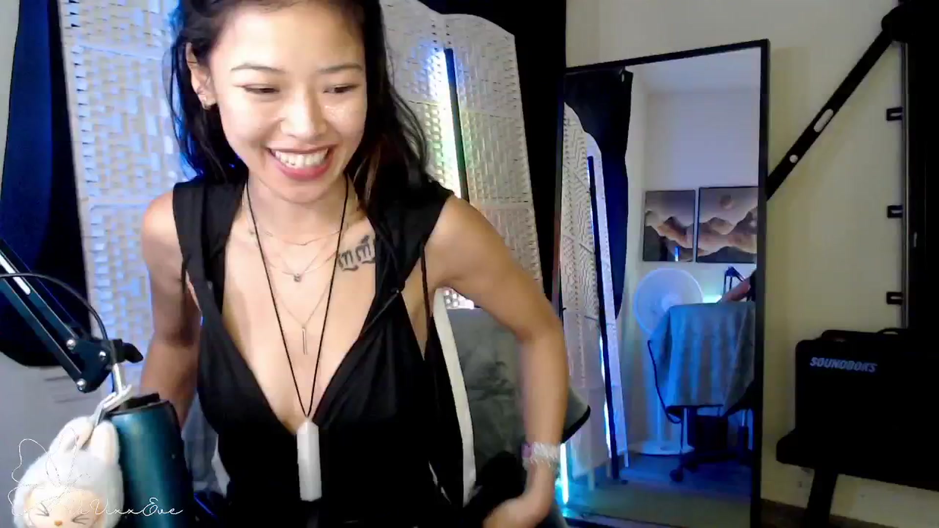 Gallery image thumbnail from Vivixxeve's myfreecams stream on, 09/22/2025, 06:52 image 17 of 20