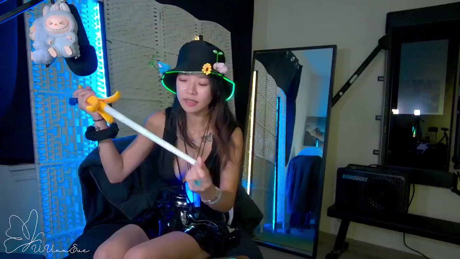 Gallery image thumbnail from Vivixxeve's myfreecams stream on, 09/22/2025, 06:52 image 4 of 20