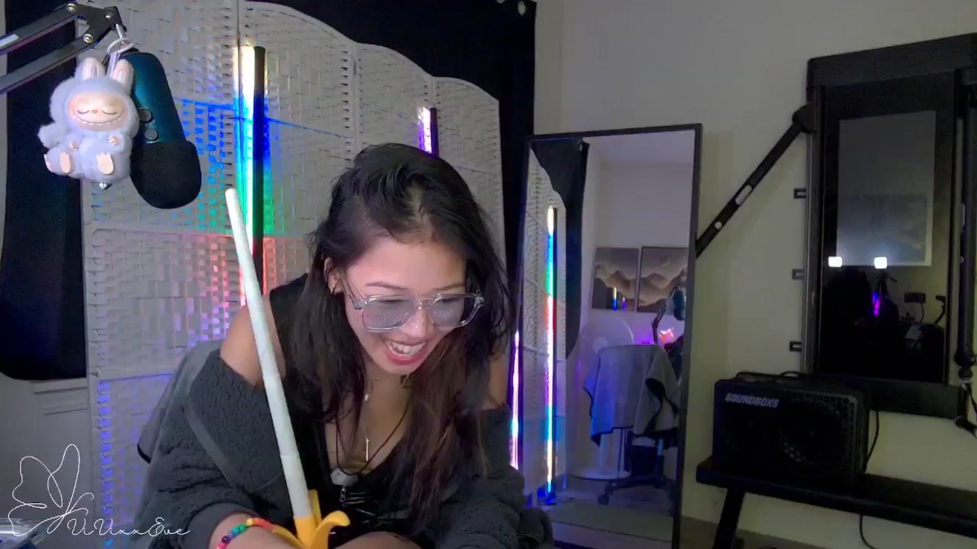 Gallery image thumbnail from Vivixxeve's myfreecams stream on, 09/22/2025, 09:06 image 4 of 20
