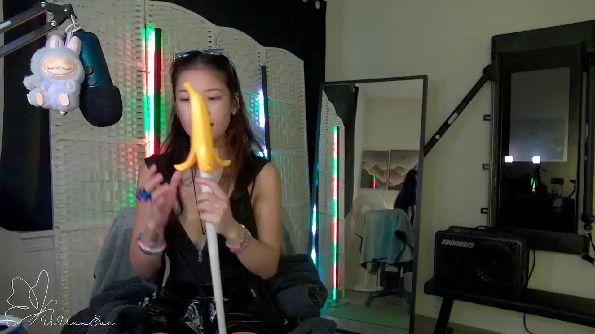 Gallery image thumbnail from Vivixxeve's myfreecams stream on, 09/22/2025, 09:06 image 7 of 20
