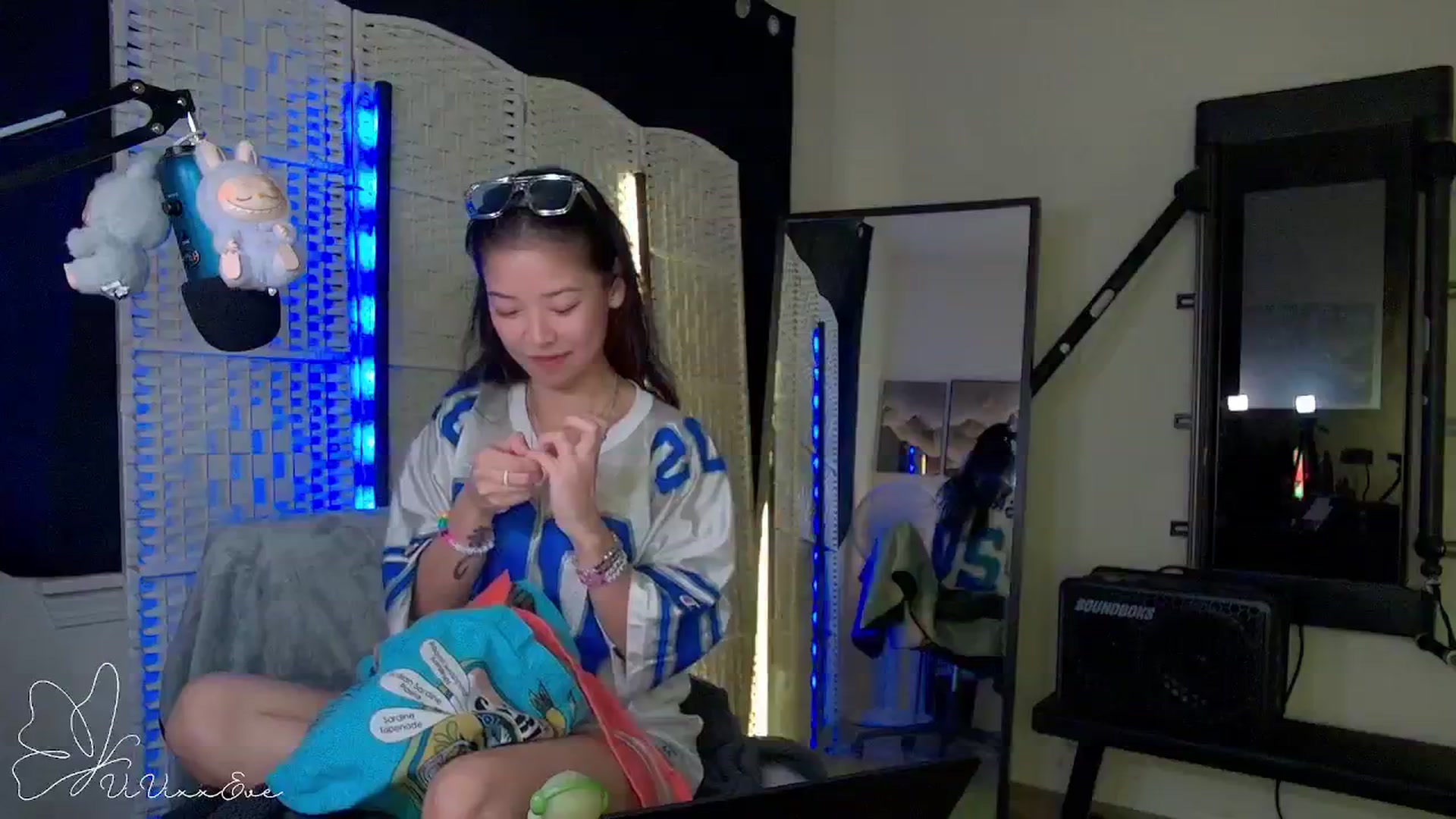 Gallery image thumbnail from Vivixxeve's myfreecams stream on, 09/23/2025, 04:38 image 19 of 20