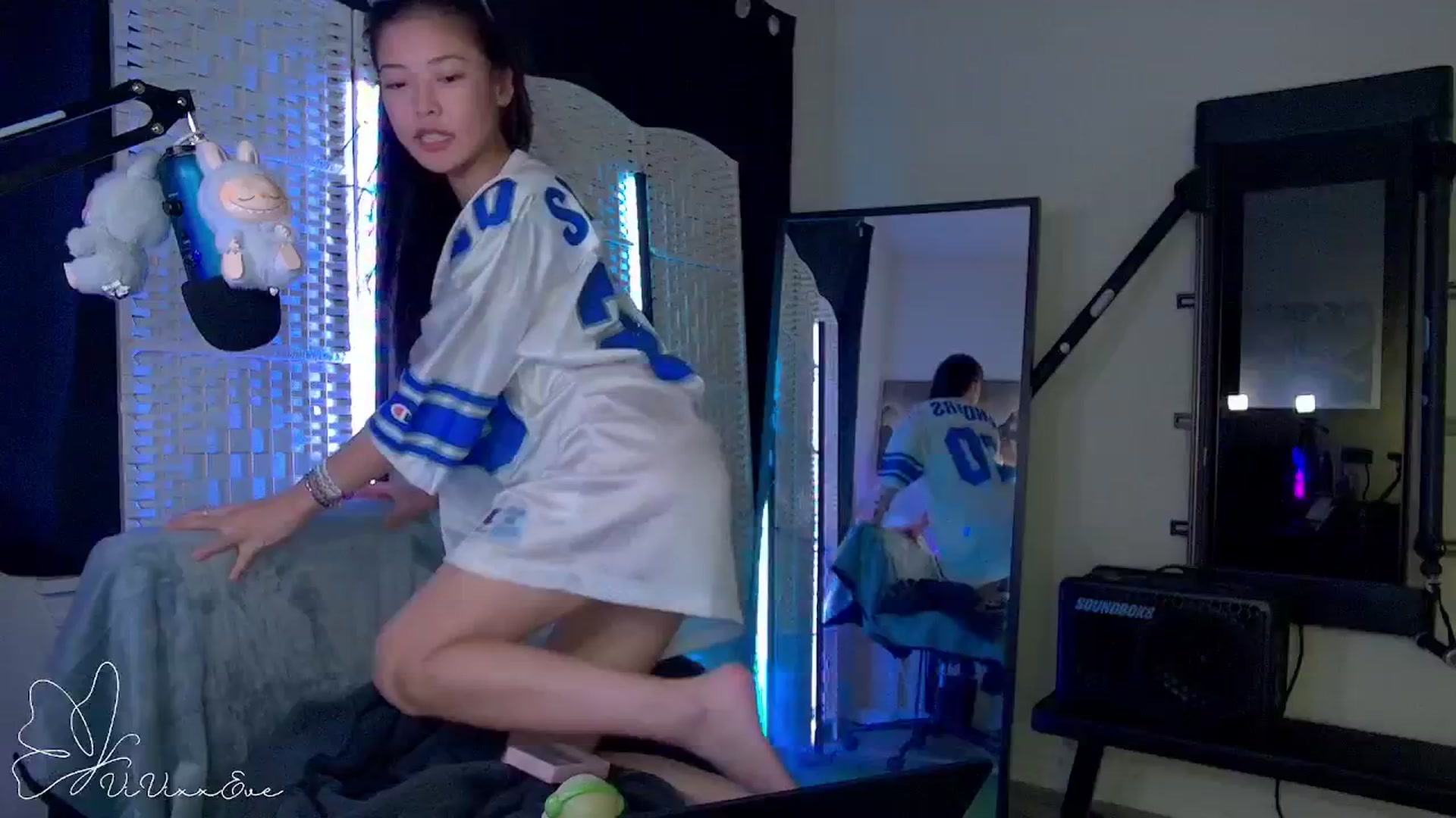 Gallery image thumbnail from Vivixxeve's myfreecams stream on, 09/23/2025, 04:38 image 6 of 20