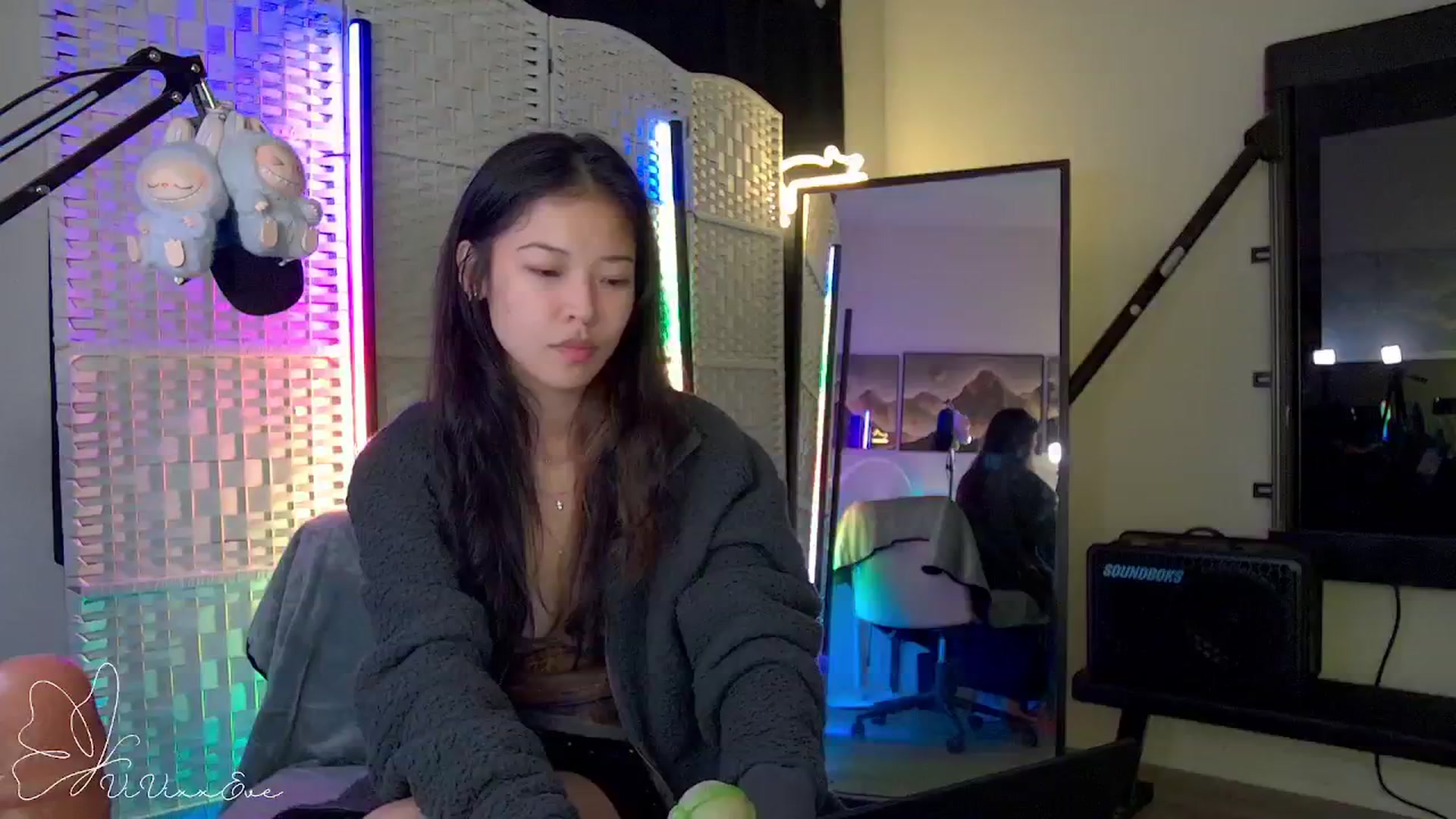 Gallery image thumbnail from Vivixxeve's myfreecams stream on, 09/24/2025, 07:18 image 7 of 20