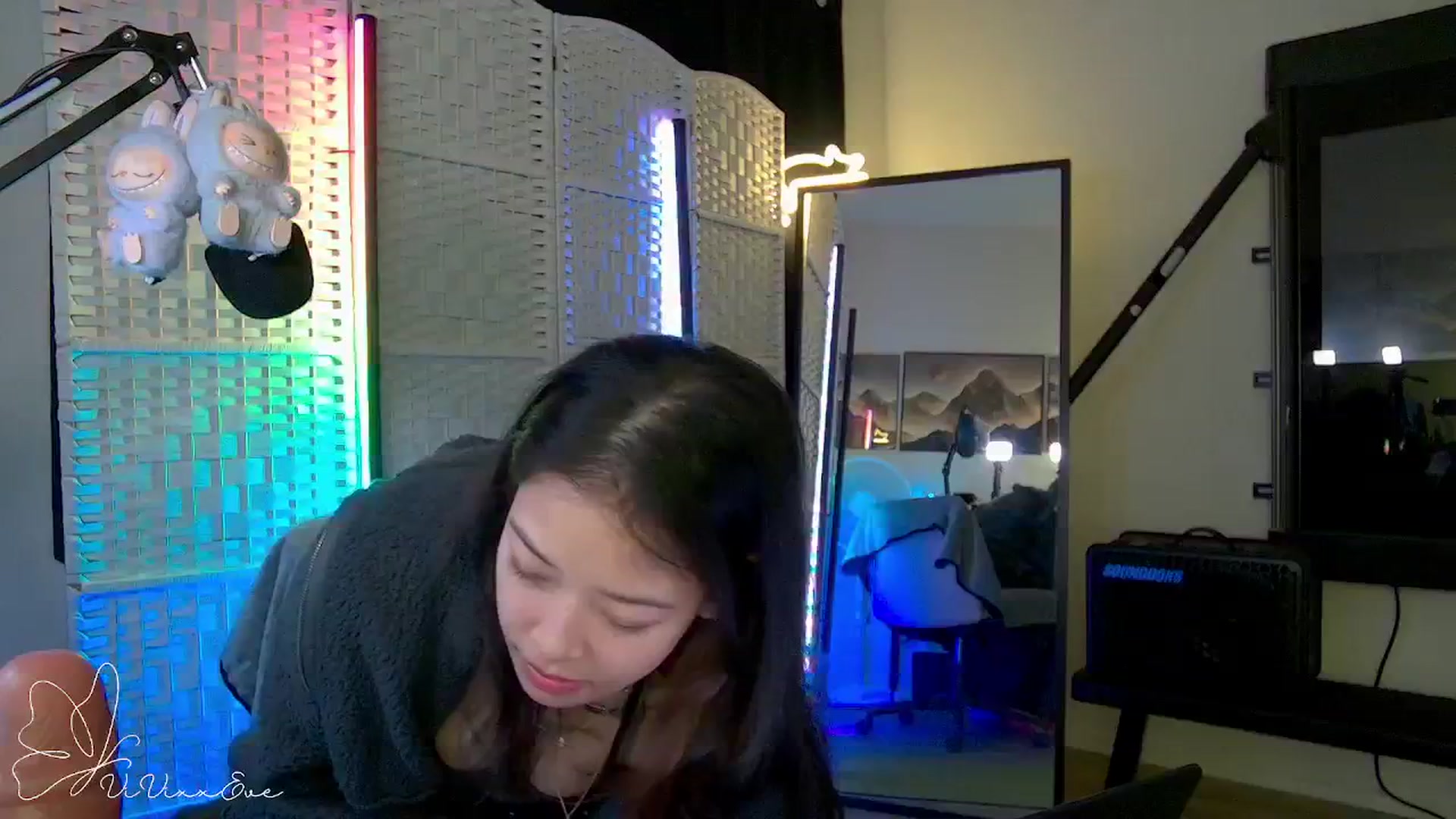 Gallery image thumbnail from Vivixxeve's myfreecams stream on, 09/24/2025, 07:18 image 13 of 20