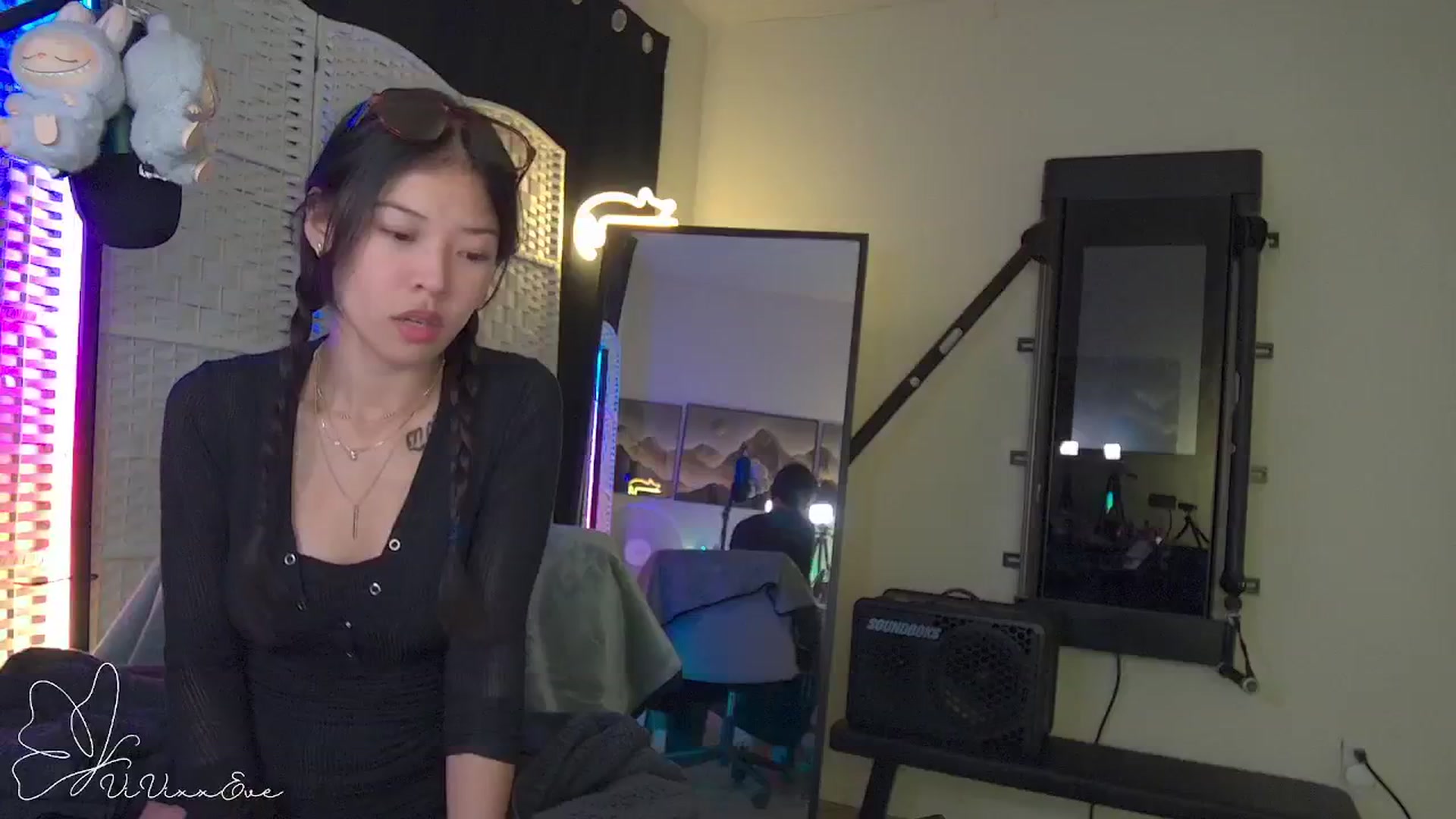 Gallery image thumbnail from Vivixxeve's myfreecams stream on, 09/25/2025, 01:40 image 2 of 20
