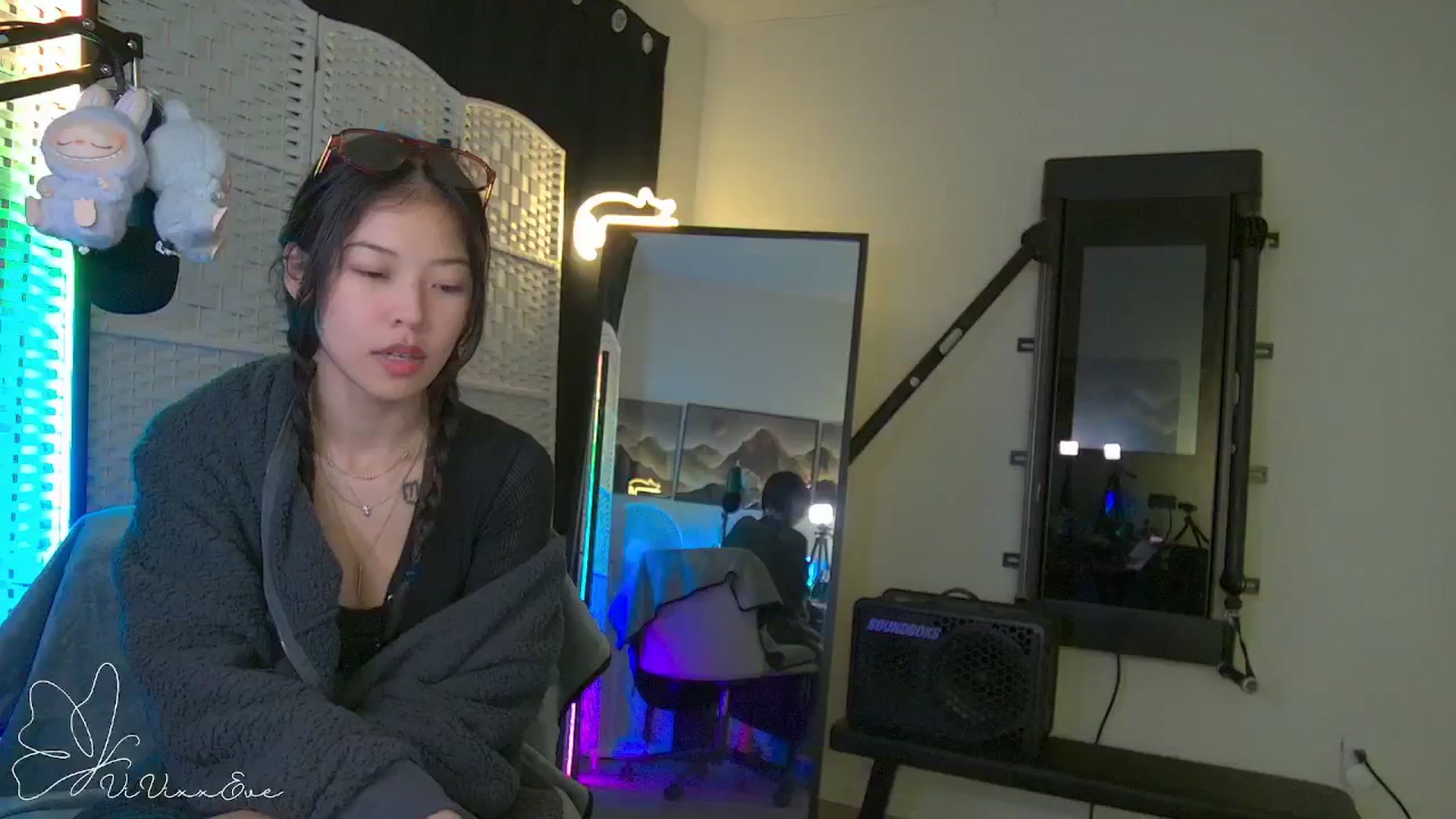 Gallery image thumbnail from Vivixxeve's myfreecams stream on, 09/25/2025, 01:40 image 11 of 20