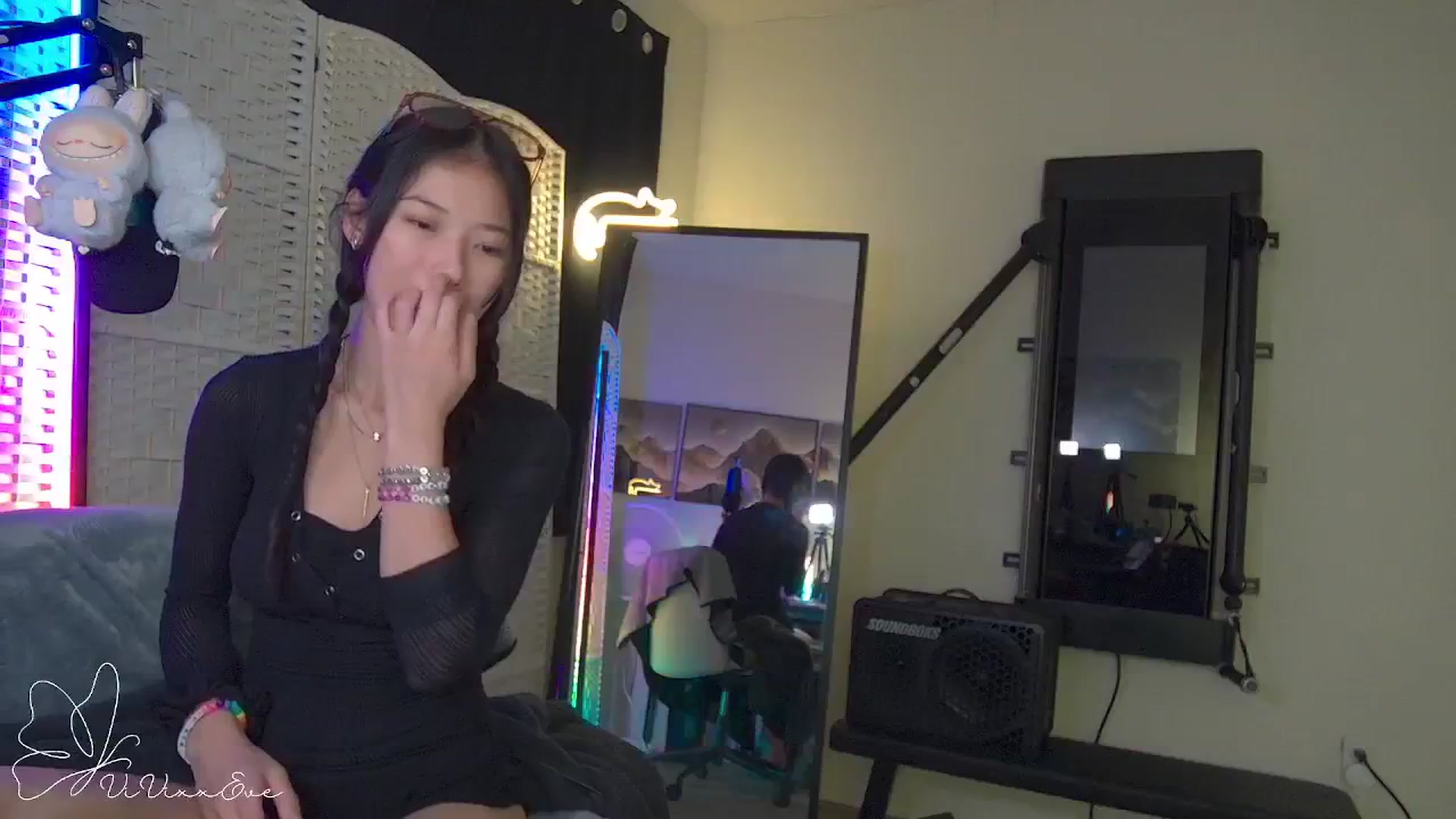 Gallery image thumbnail from Vivixxeve's myfreecams stream on, 09/25/2025, 01:40 image 8 of 20