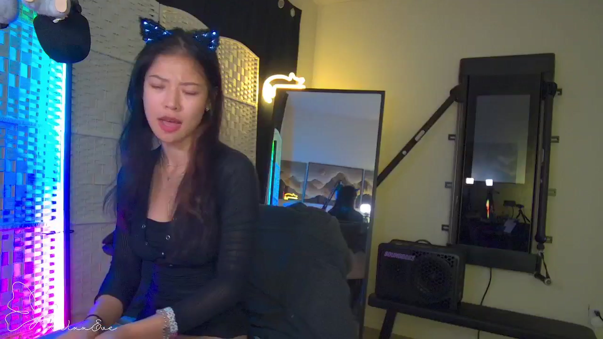 Gallery image thumbnail from Vivixxeve's myfreecams stream on, 09/25/2025, 06:02 image 6 of 20