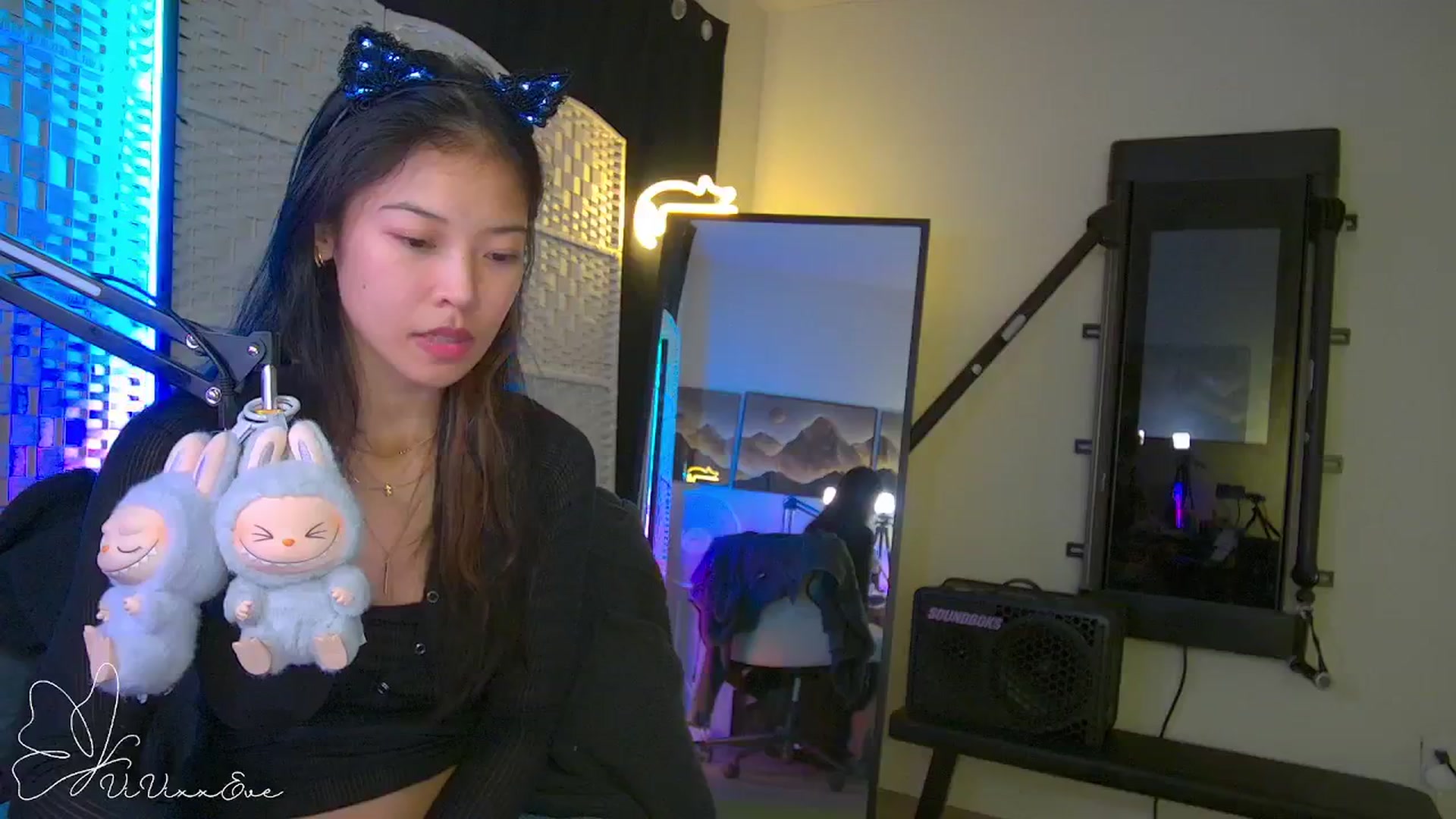 Gallery image thumbnail from Vivixxeve's myfreecams stream on, 09/25/2025, 06:02 image 1 of 20