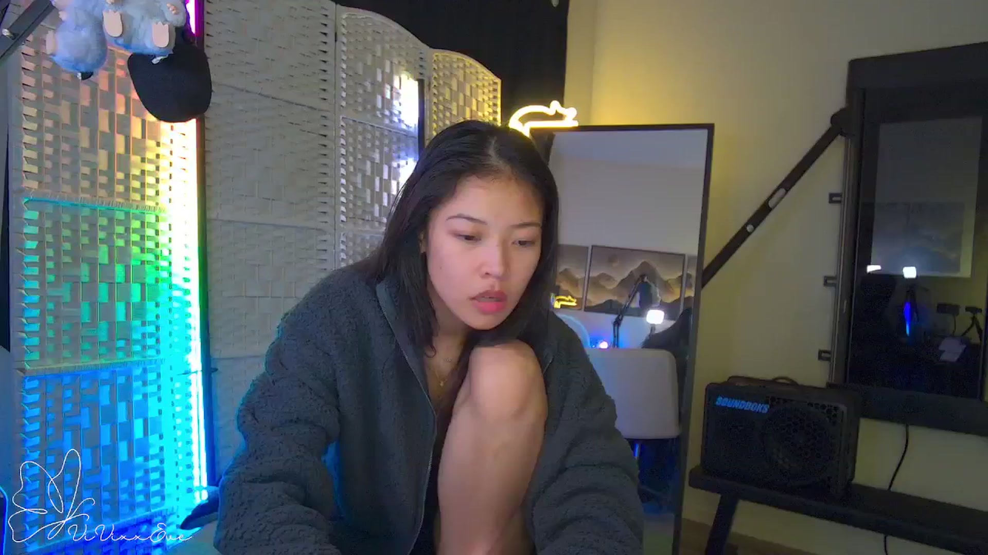 Gallery image thumbnail from Vivixxeve's myfreecams stream on, 09/25/2025, 06:02 image 18 of 20