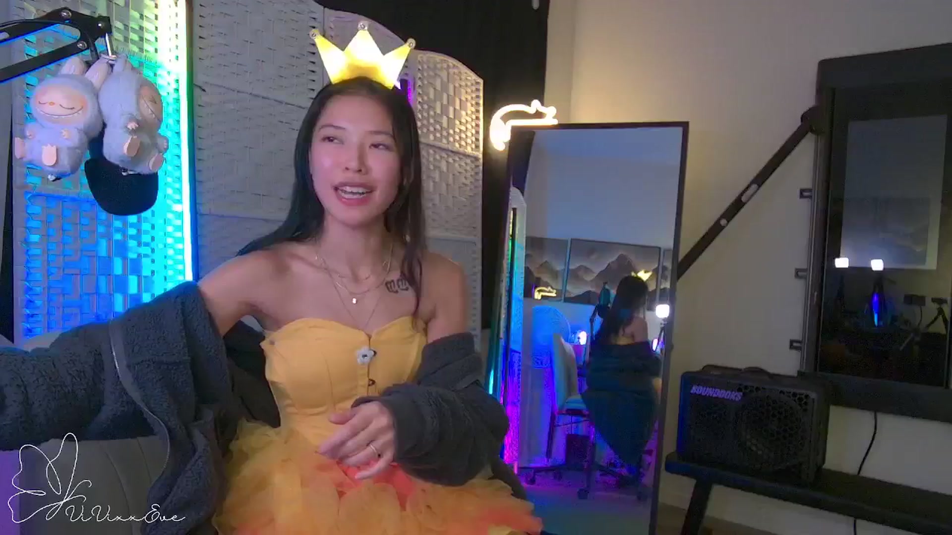 Gallery image thumbnail from Vivixxeve's myfreecams stream on, 09/26/2025, 04:50 image 4 of 20