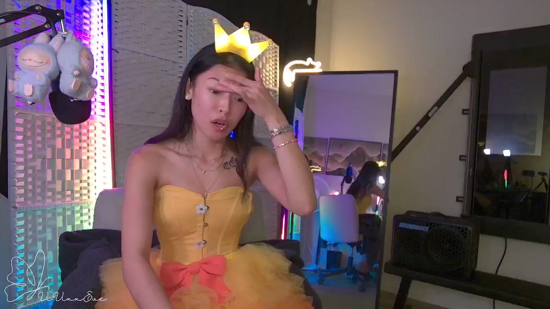 Gallery image thumbnail from Vivixxeve's myfreecams stream on, 09/26/2025, 04:50 image 6 of 20