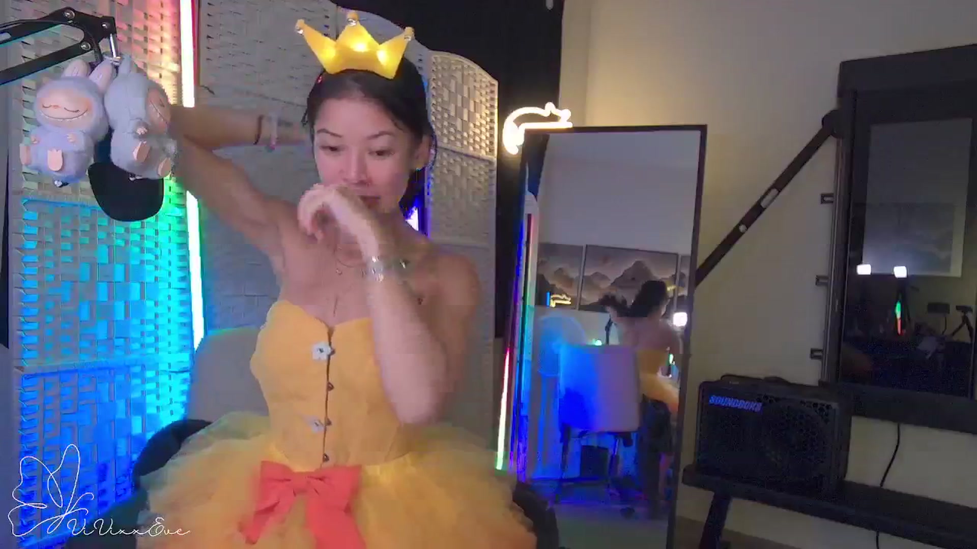 Gallery image thumbnail from Vivixxeve's myfreecams stream on, 09/26/2025, 04:50 image 15 of 20