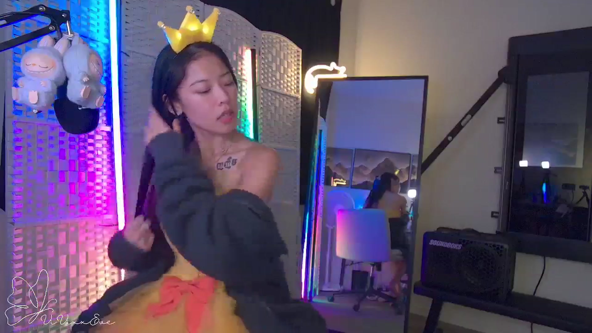 Gallery image thumbnail from Vivixxeve's myfreecams stream on, 09/26/2025, 04:50 image 17 of 20