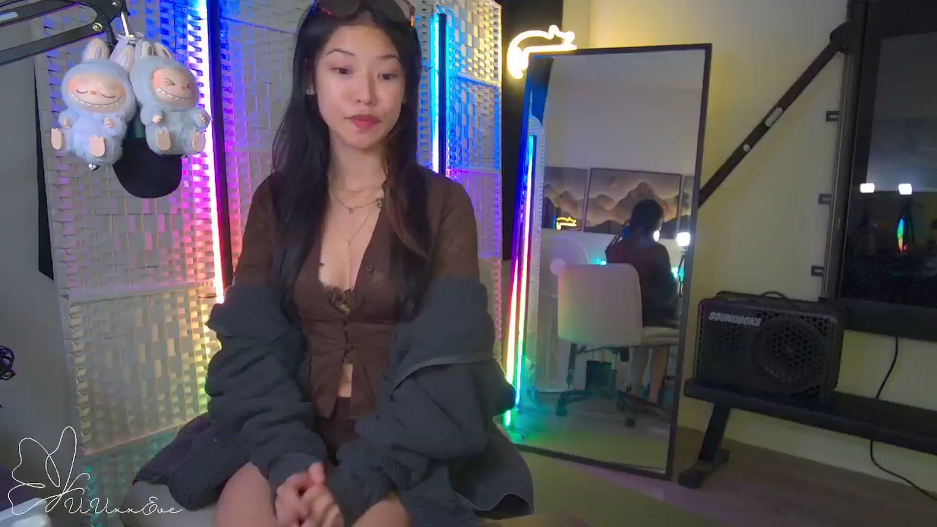 Gallery image thumbnail from Vivixxeve's myfreecams stream on, 09/26/2025, 08:11 image 15 of 20