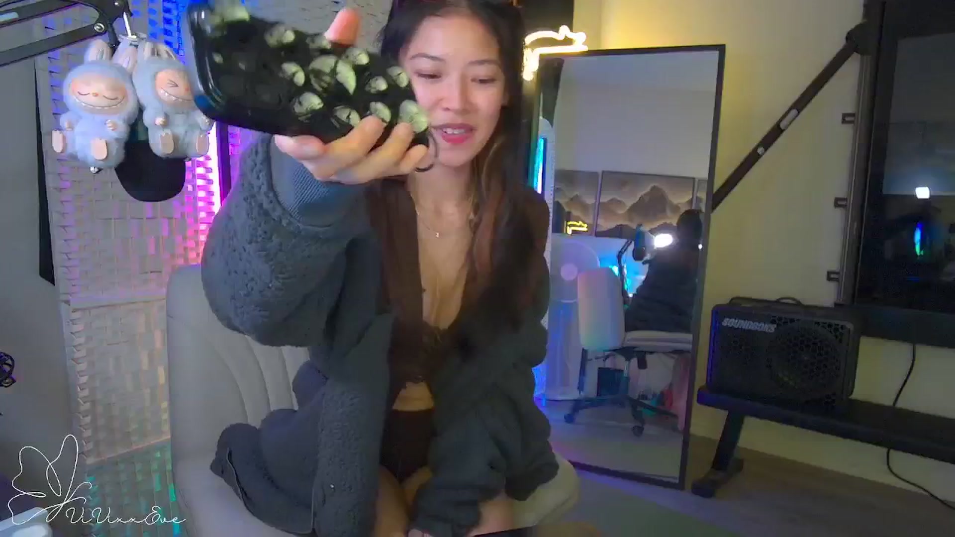 Gallery image thumbnail from Vivixxeve's myfreecams stream on, 09/26/2025, 08:11 image 12 of 20