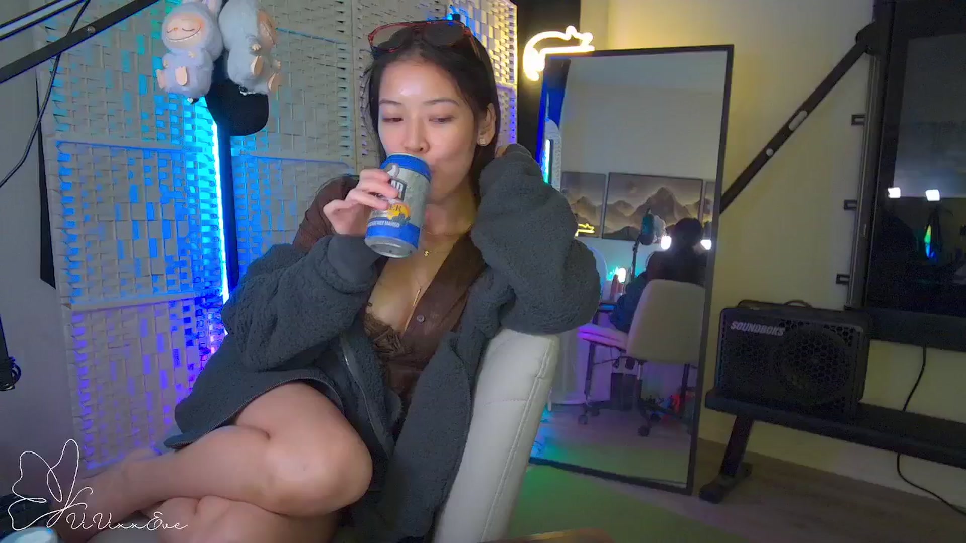 Gallery image thumbnail from Vivixxeve's myfreecams stream on, 09/26/2025, 10:02 image 2 of 20