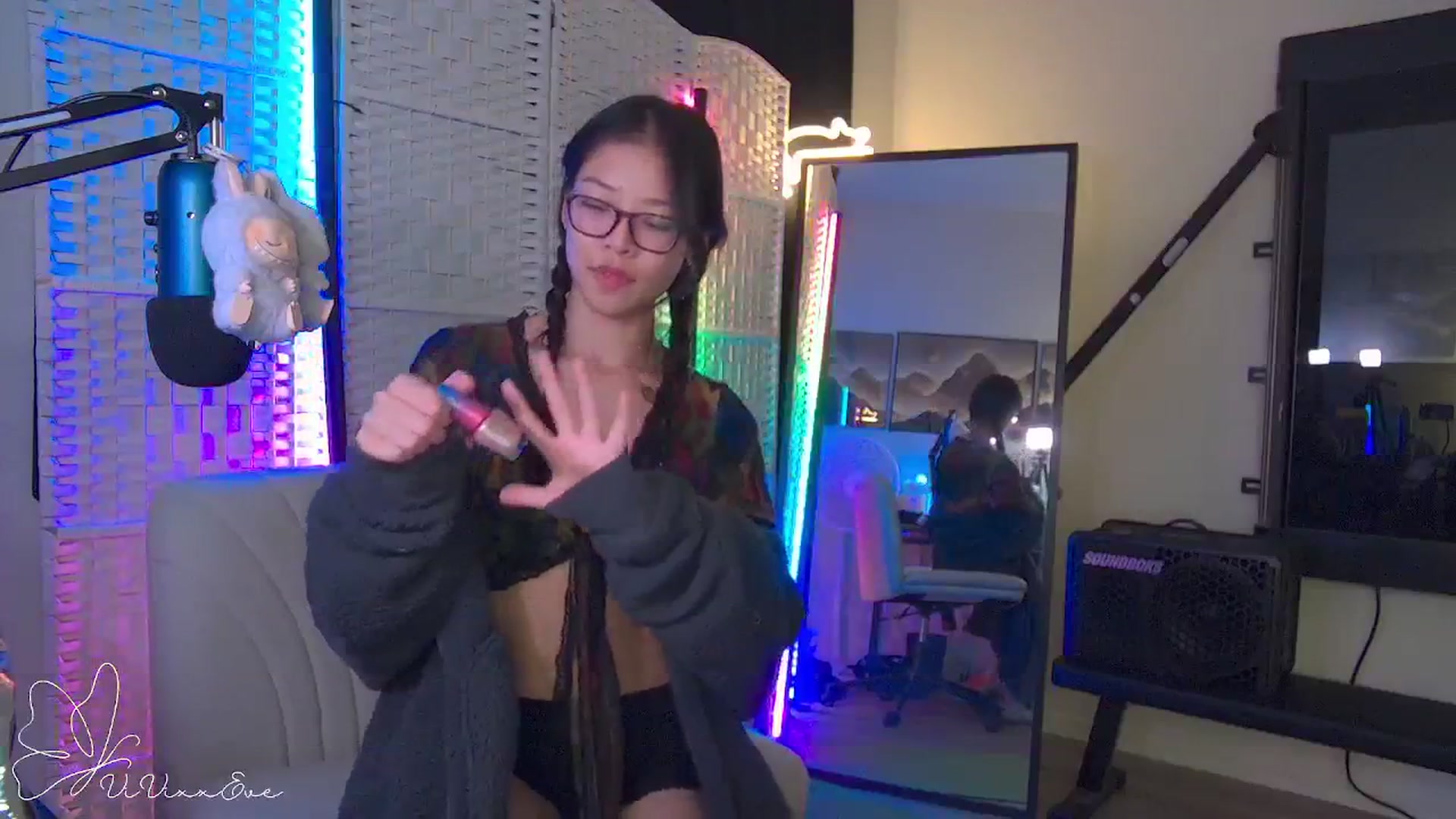 Gallery image thumbnail from Vivixxeve's myfreecams stream on, 09/27/2025, 07:29 image 18 of 20