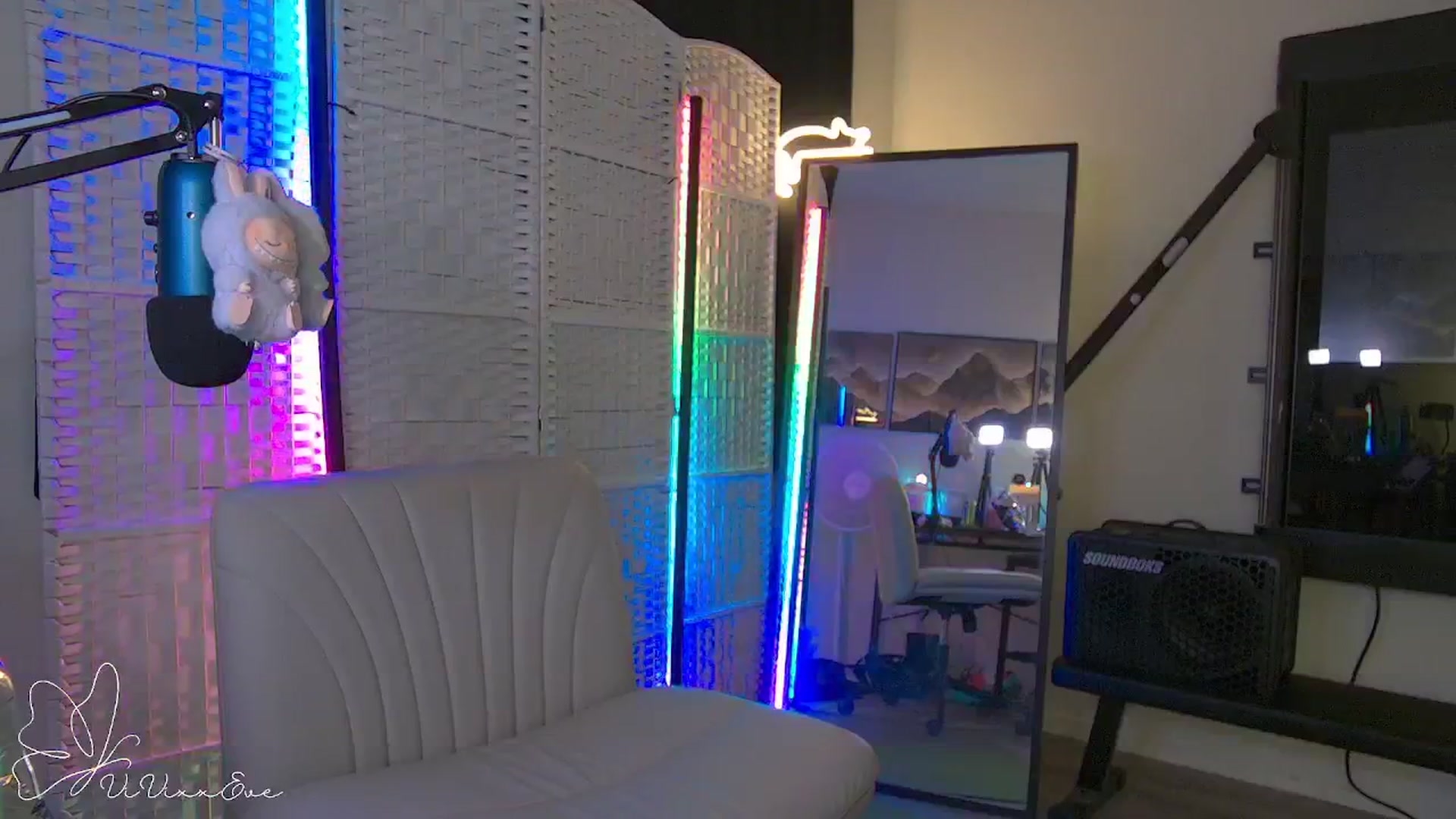 Gallery image thumbnail from Vivixxeve's myfreecams stream on, 09/27/2025, 07:29 image 16 of 20