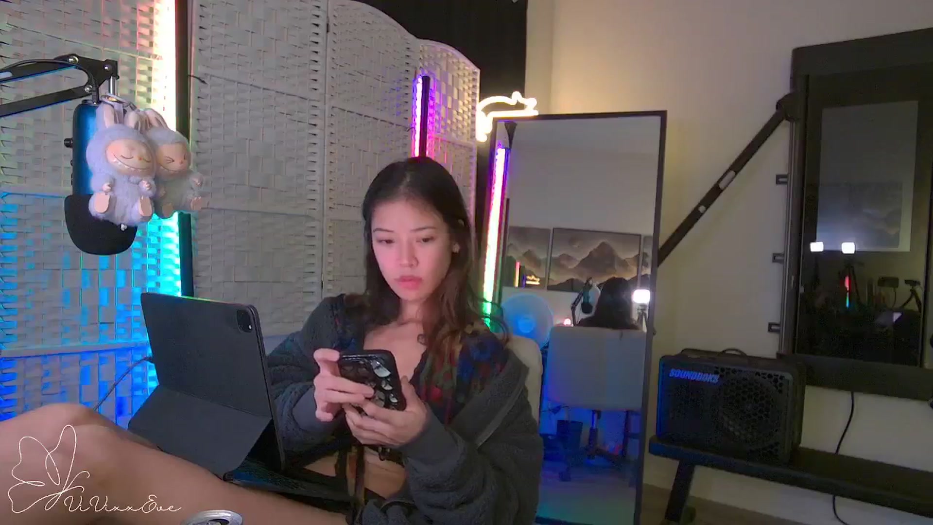 Gallery image thumbnail from Vivixxeve's myfreecams stream on, 09/27/2025, 07:29 image 5 of 20
