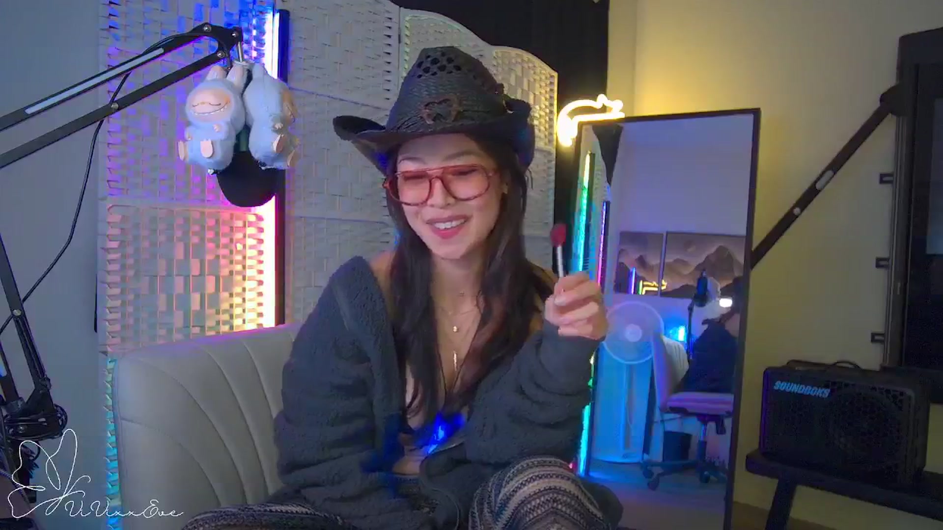 Gallery image thumbnail from Vivixxeve's myfreecams stream on, 09/29/2025, 06:59 image 7 of 20