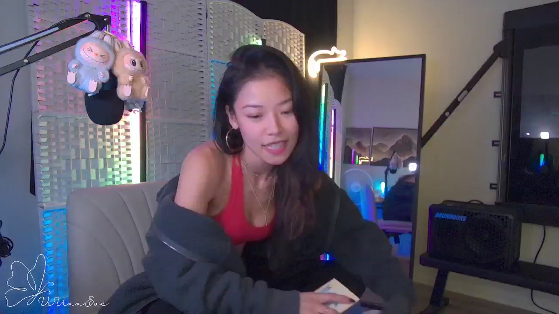 Gallery image thumbnail from Vivixxeve's myfreecams stream on, 10/01/2025, 04:49 image 16 of 20