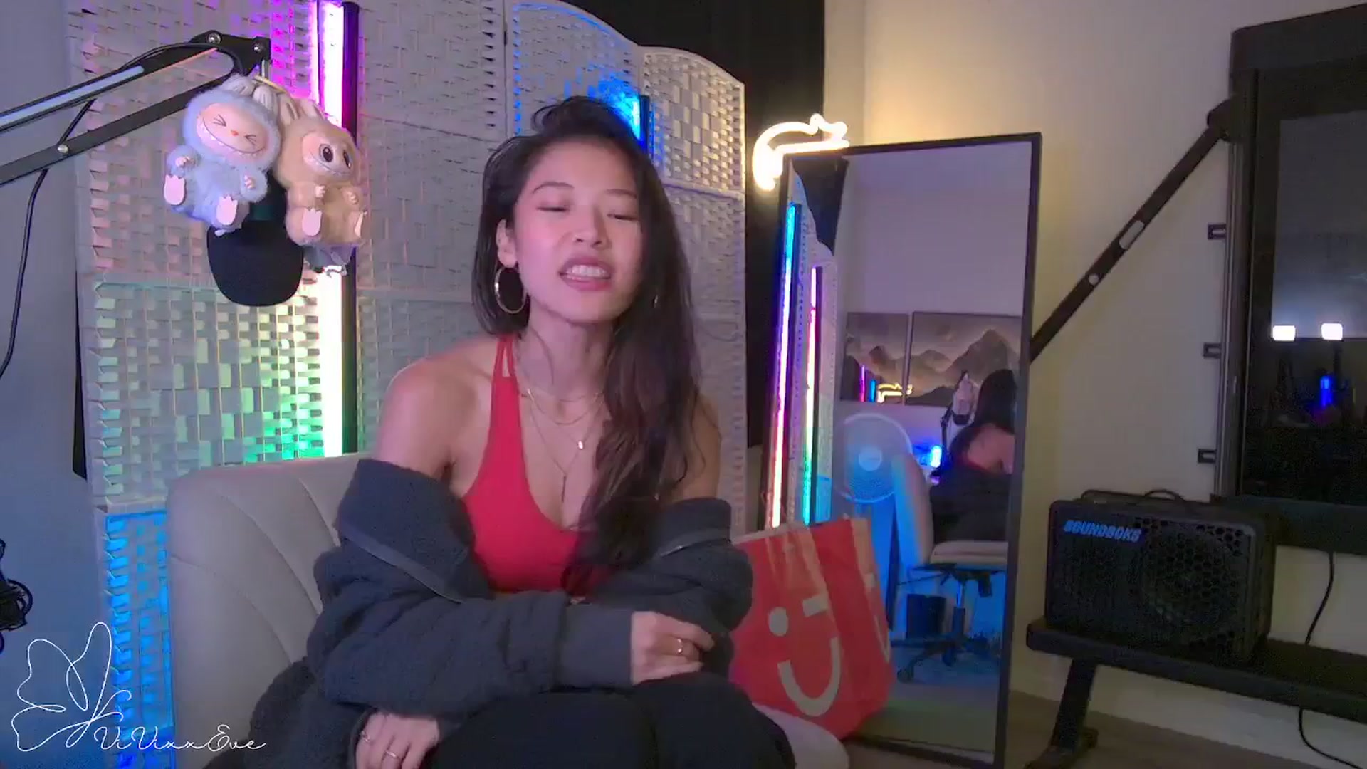Gallery image thumbnail from Vivixxeve's myfreecams stream on, 10/01/2025, 04:49 image 9 of 20
