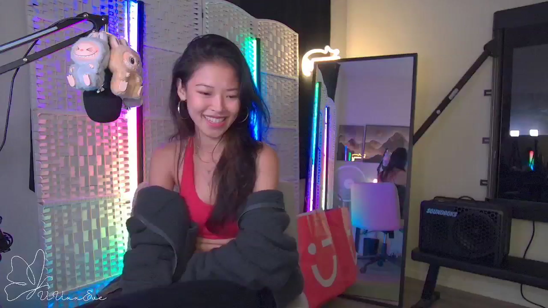 Gallery image thumbnail from Vivixxeve's myfreecams stream on, 10/01/2025, 04:49 image 8 of 20